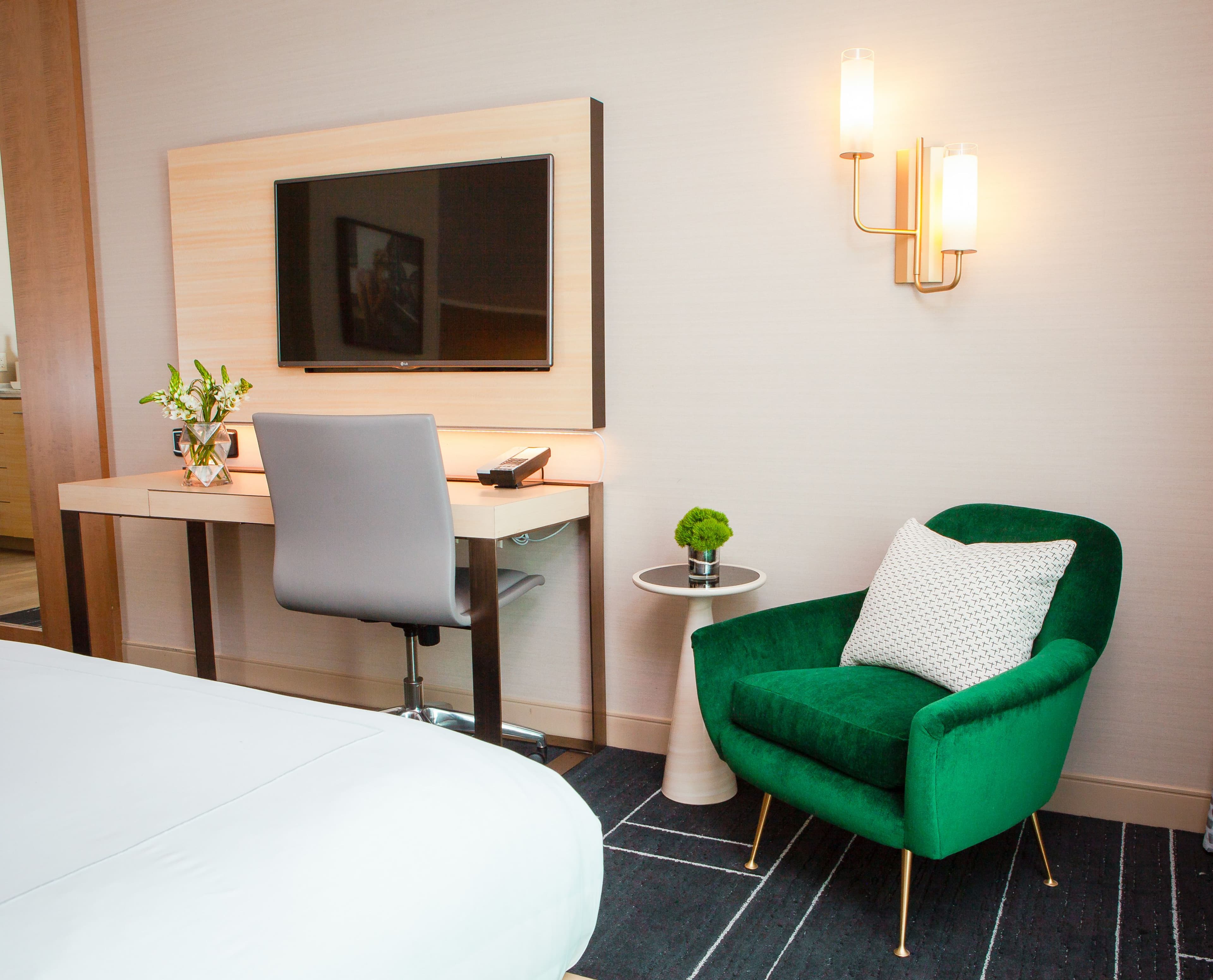 Kimpton Hotel Wilshire - Image 2