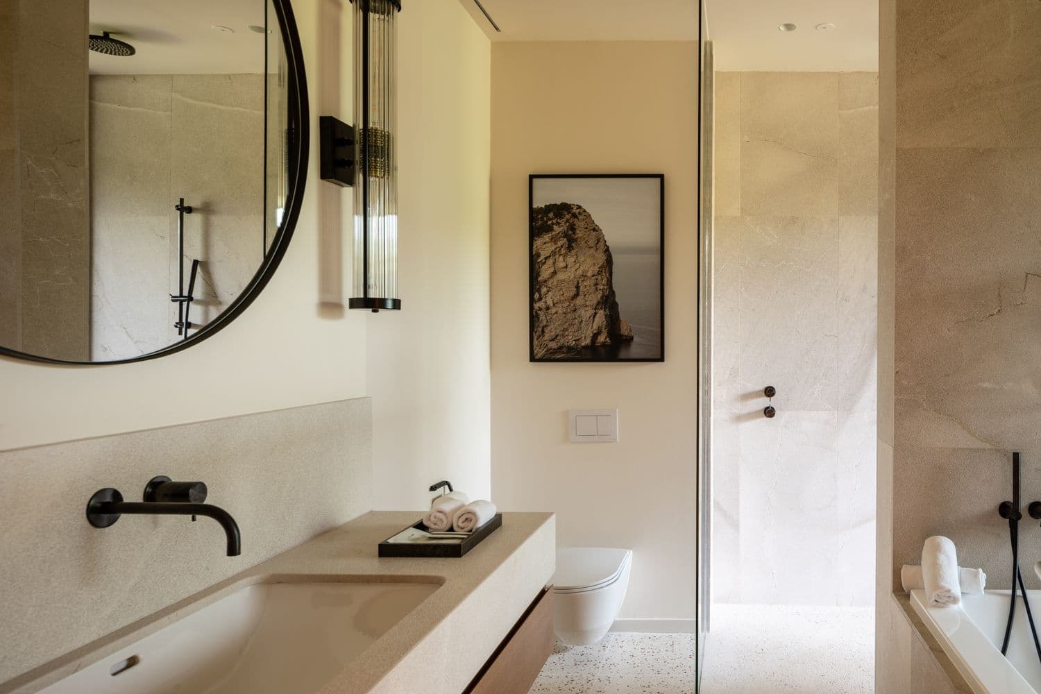 Essential Room - Image 5
