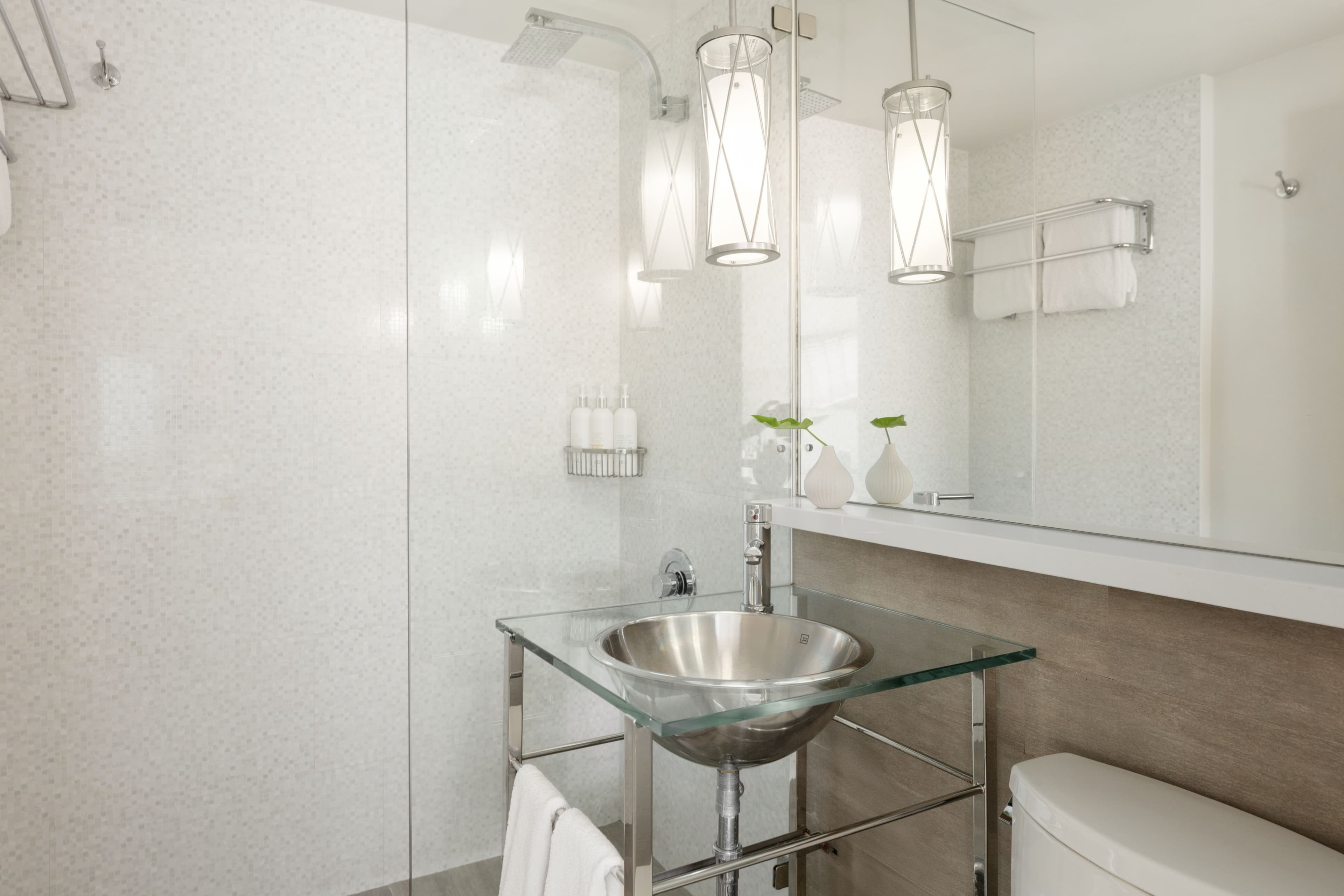 Kimpton Surfcomber Hotel - Image 5