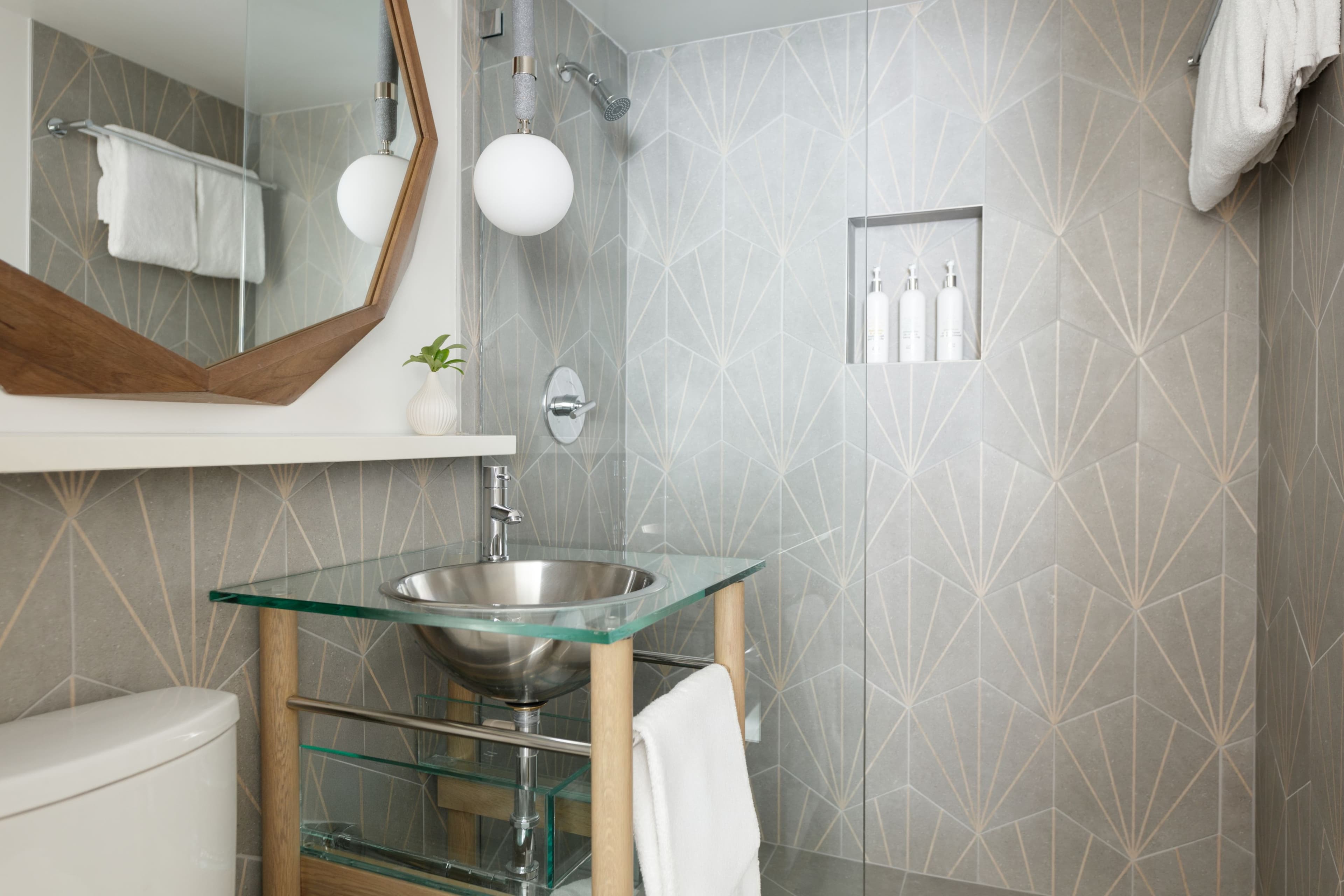 Kimpton Surfcomber Hotel — 41