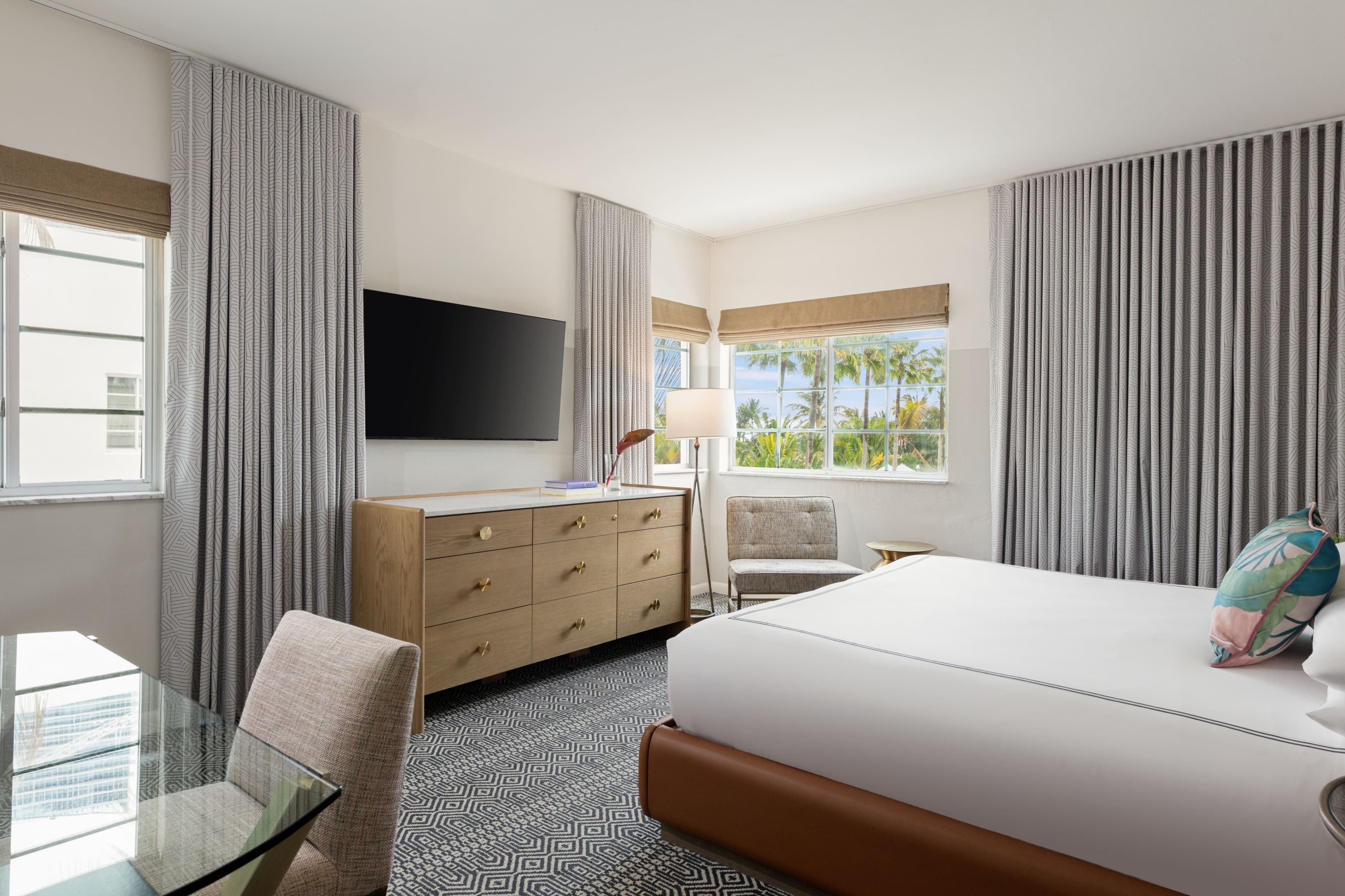 Kimpton Surfcomber Hotel — 22