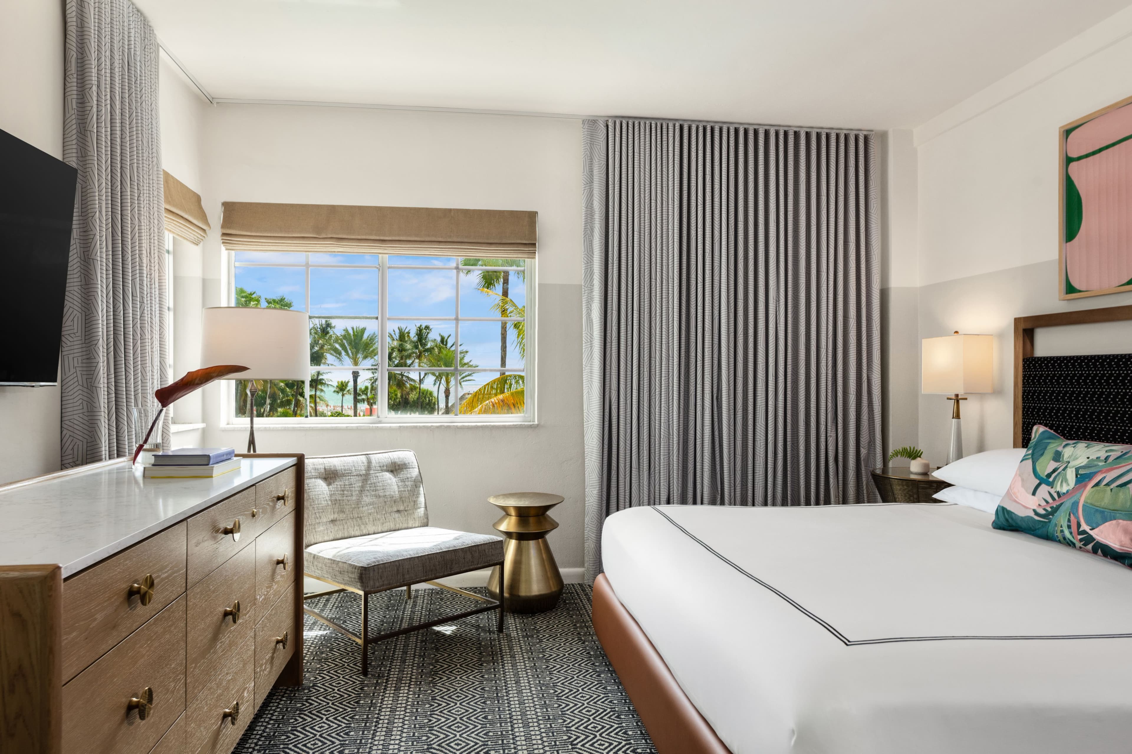 Kimpton Surfcomber Hotel — 8