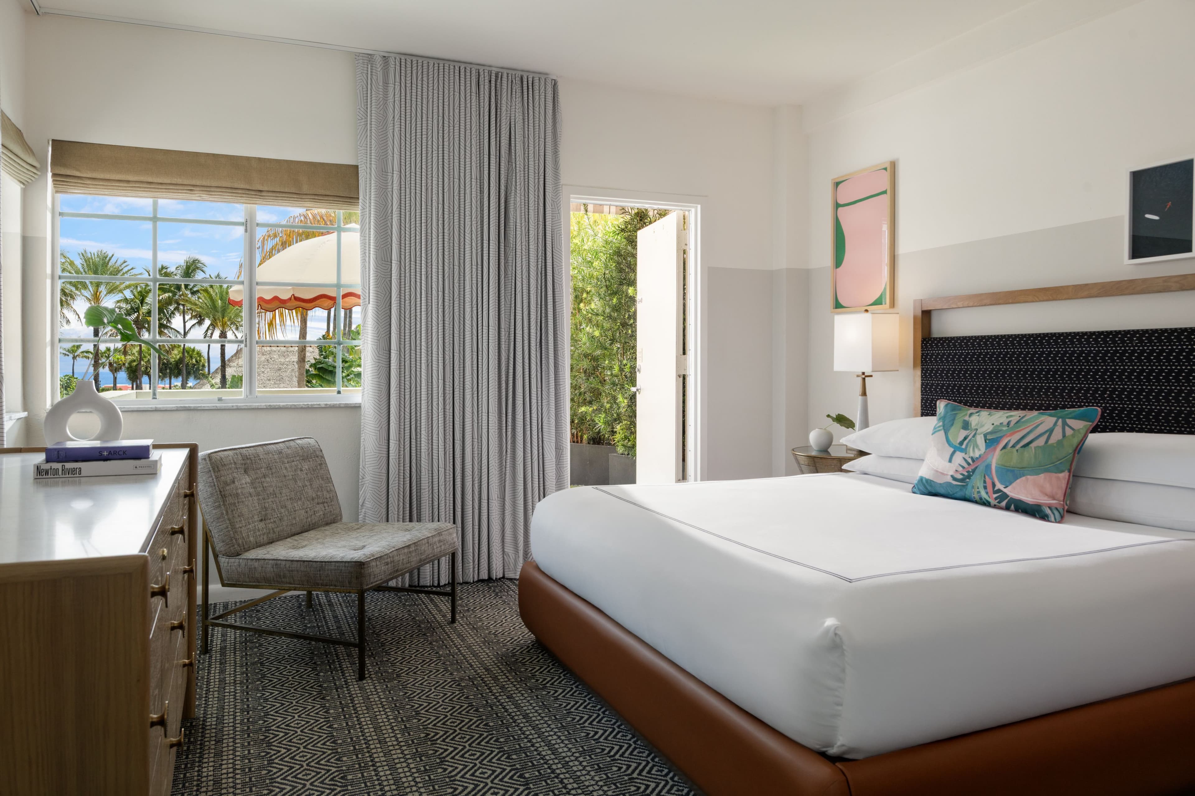 Kimpton Surfcomber Hotel — 30
