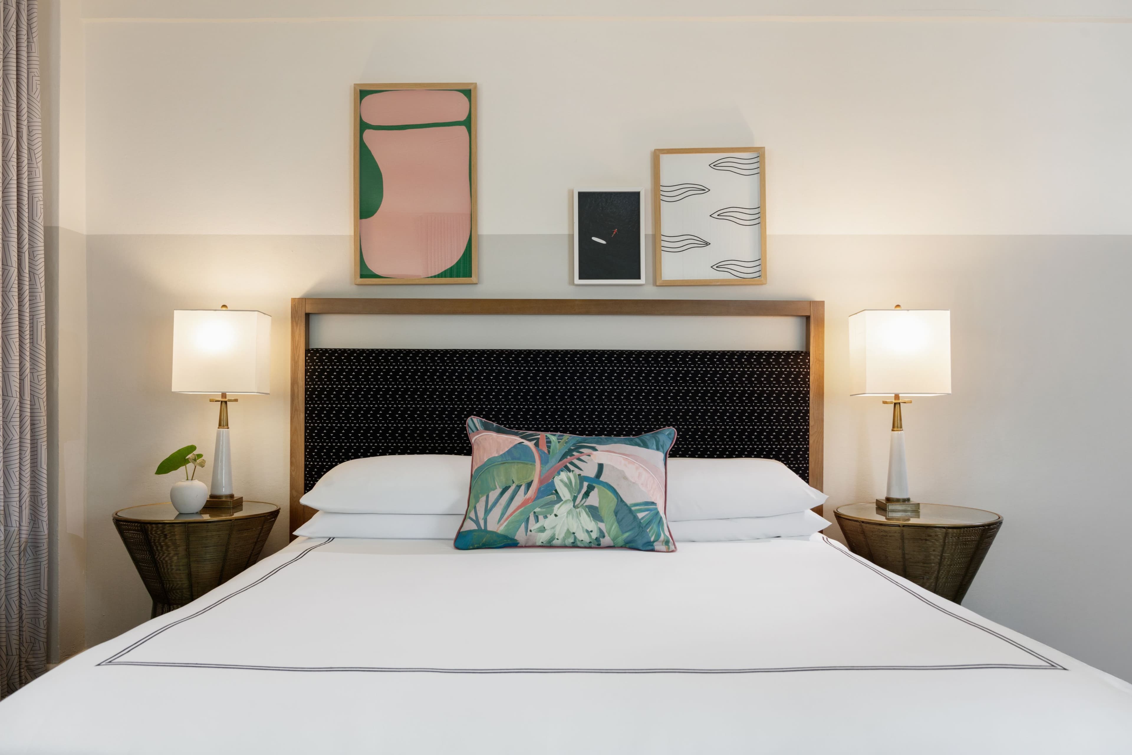 Kimpton Surfcomber Hotel — 2