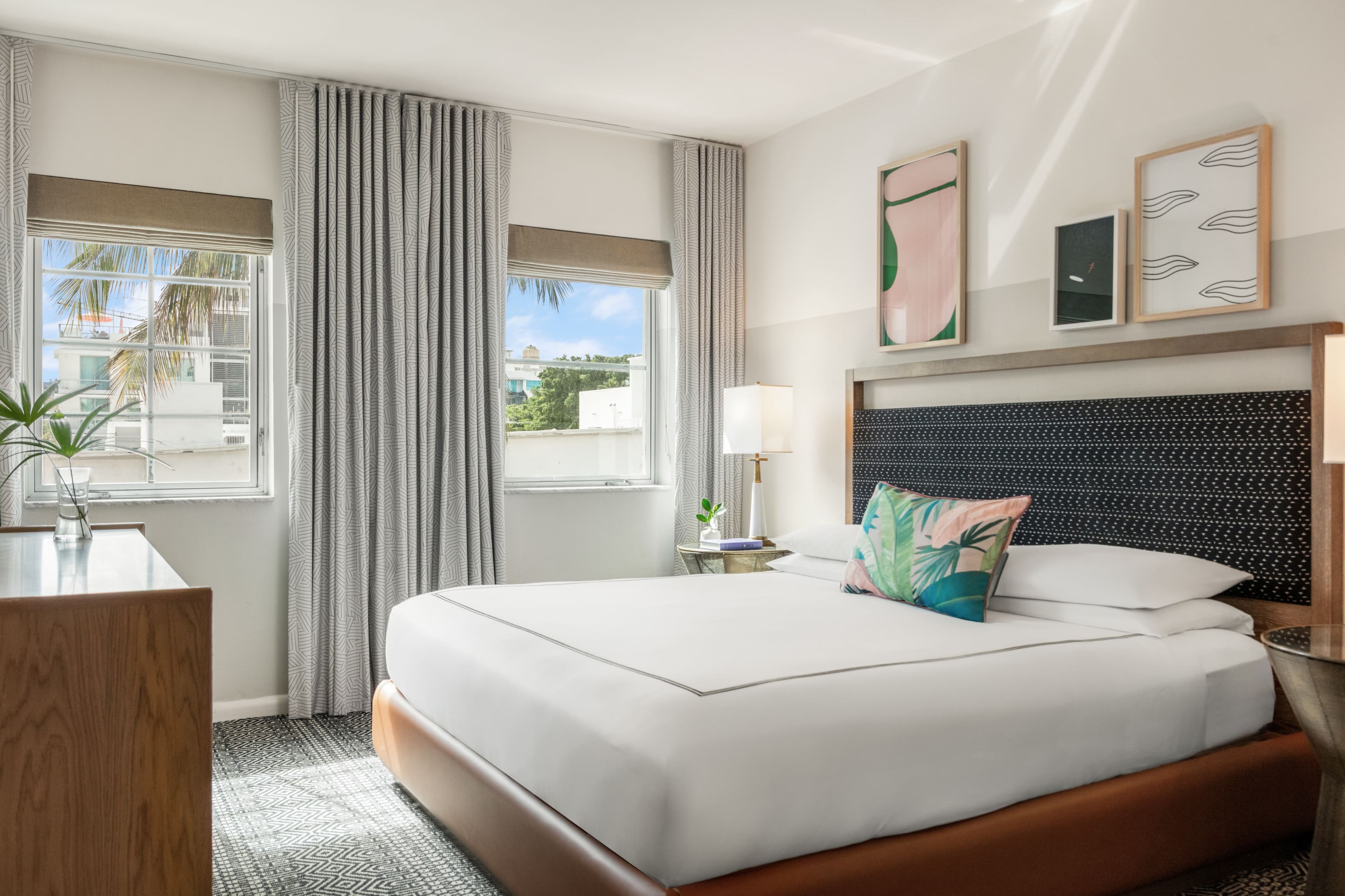 Kimpton Surfcomber Hotel — 25