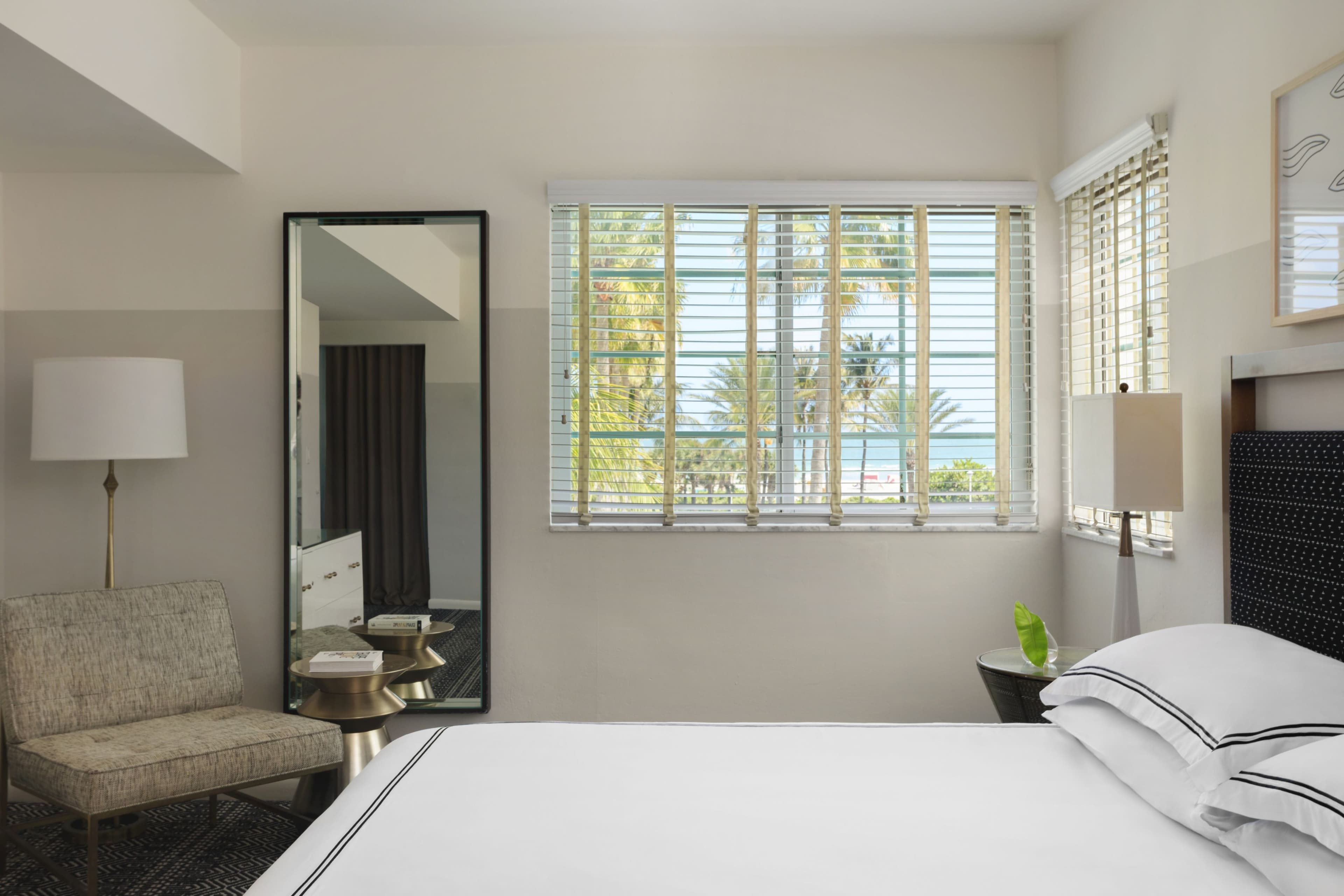 Kimpton Surfcomber Hotel — 18