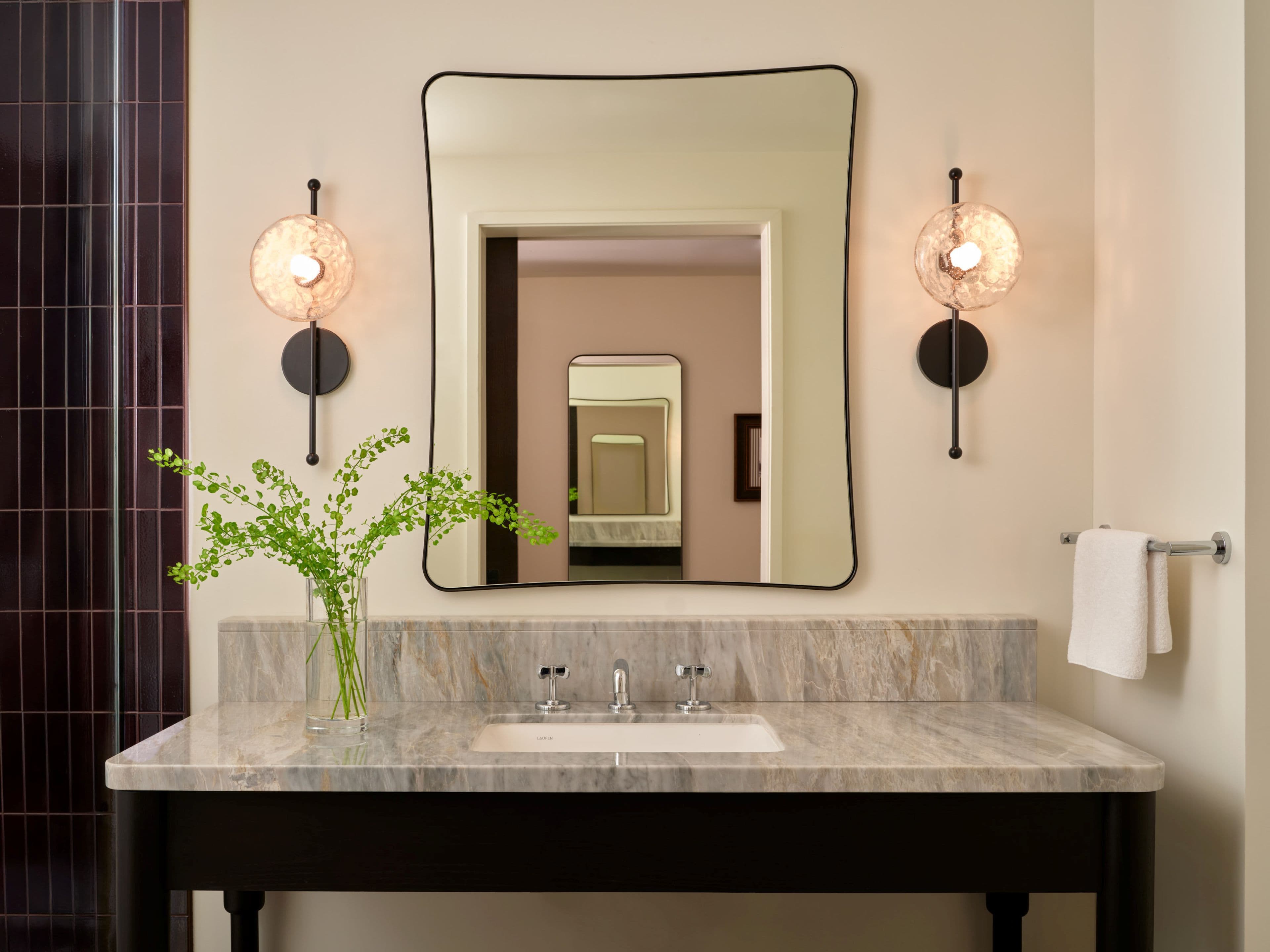 Essential Room - Image 6