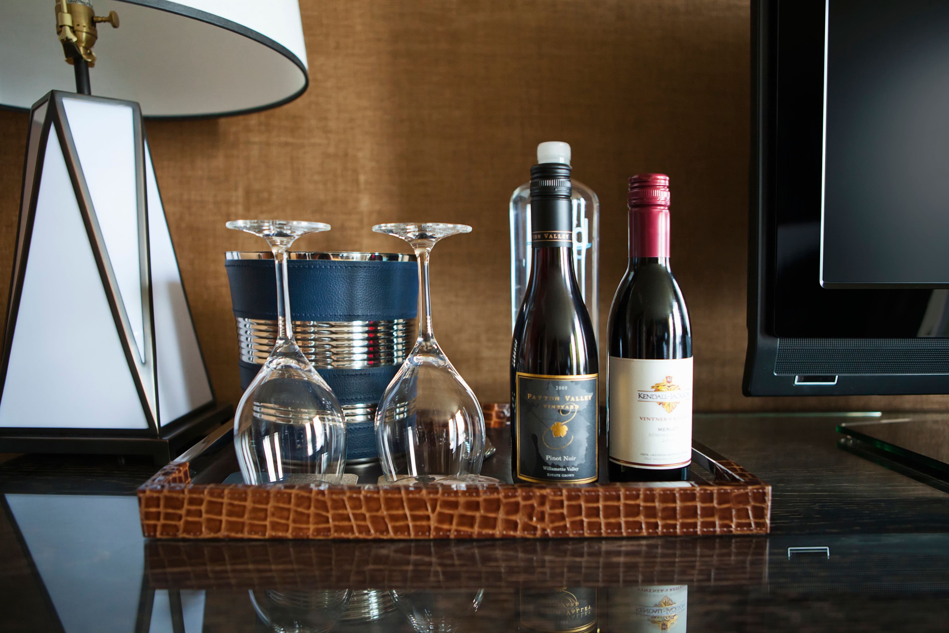 Kimpton RiverPlace Hotel - Image 2