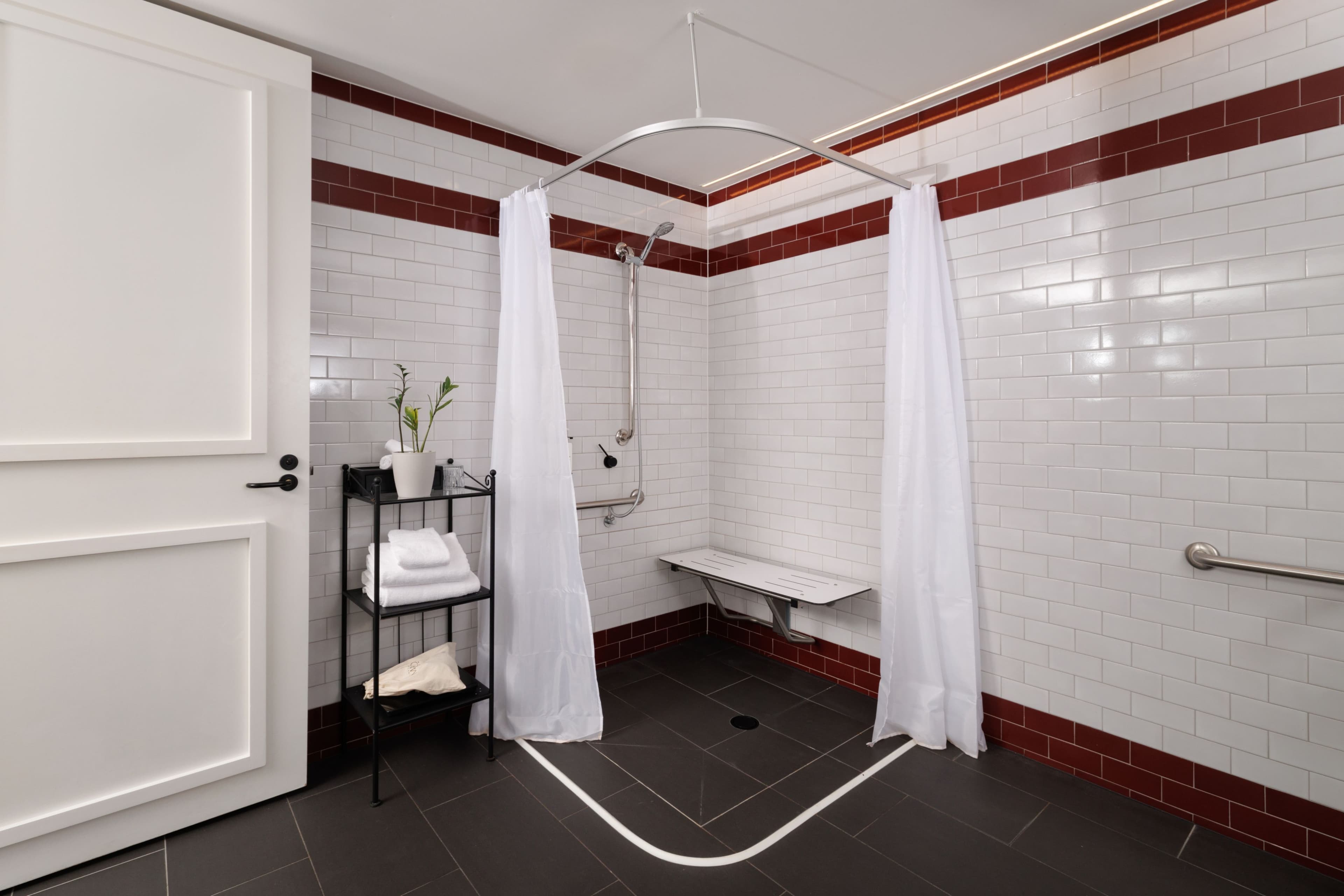 Essential room - Image 9