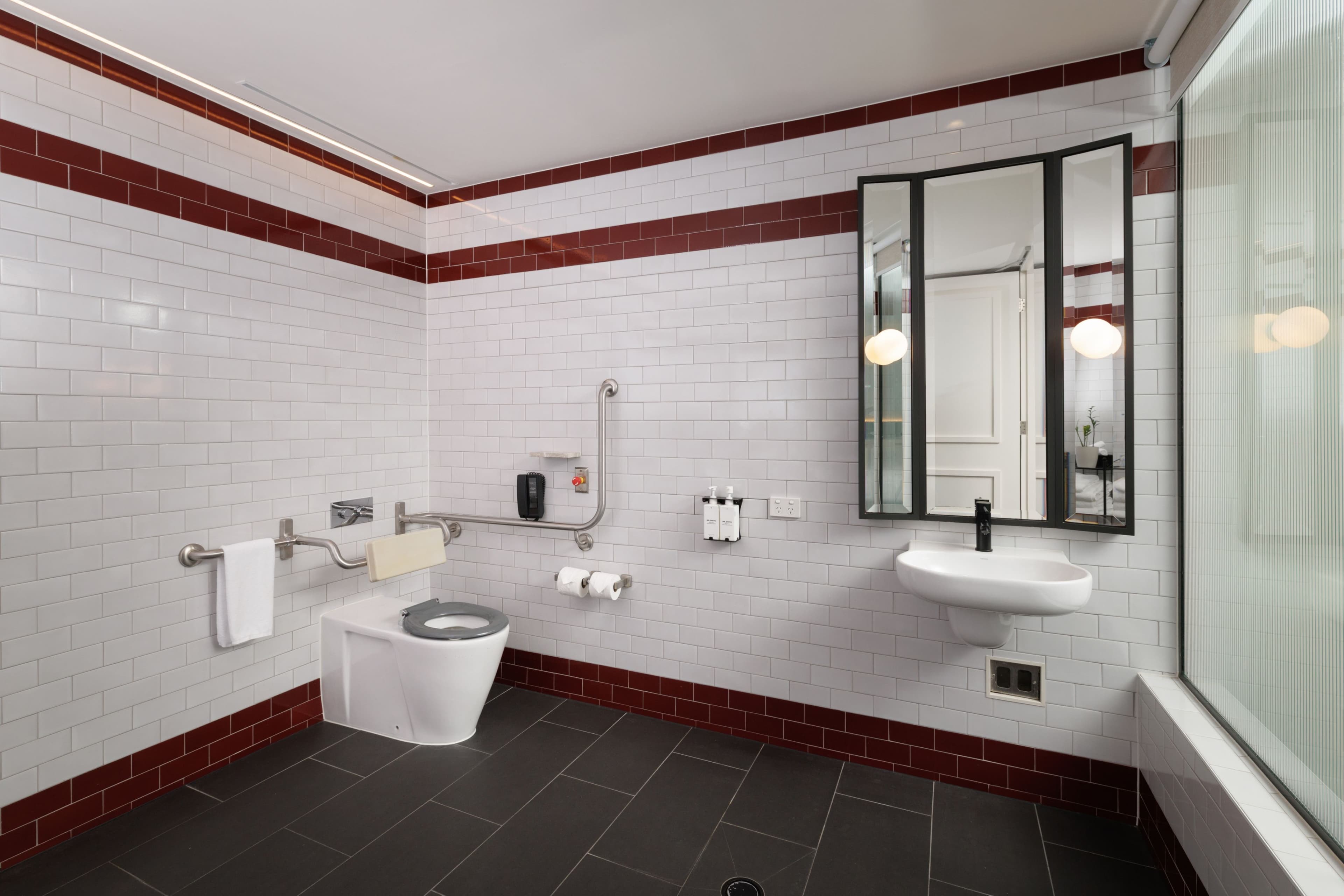 Essential room - Image 10