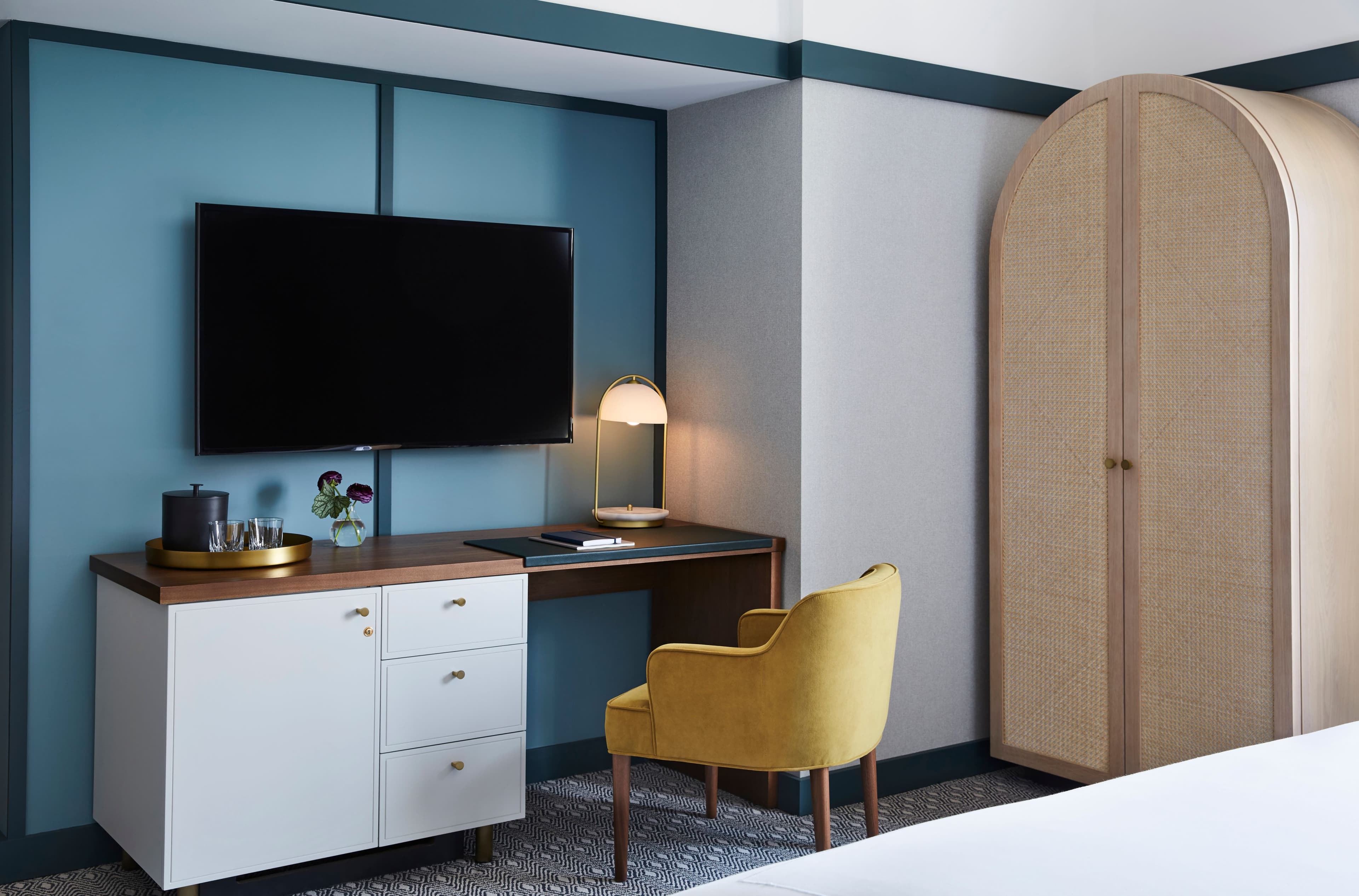 Kimpton Saint George Hotel - Image 5