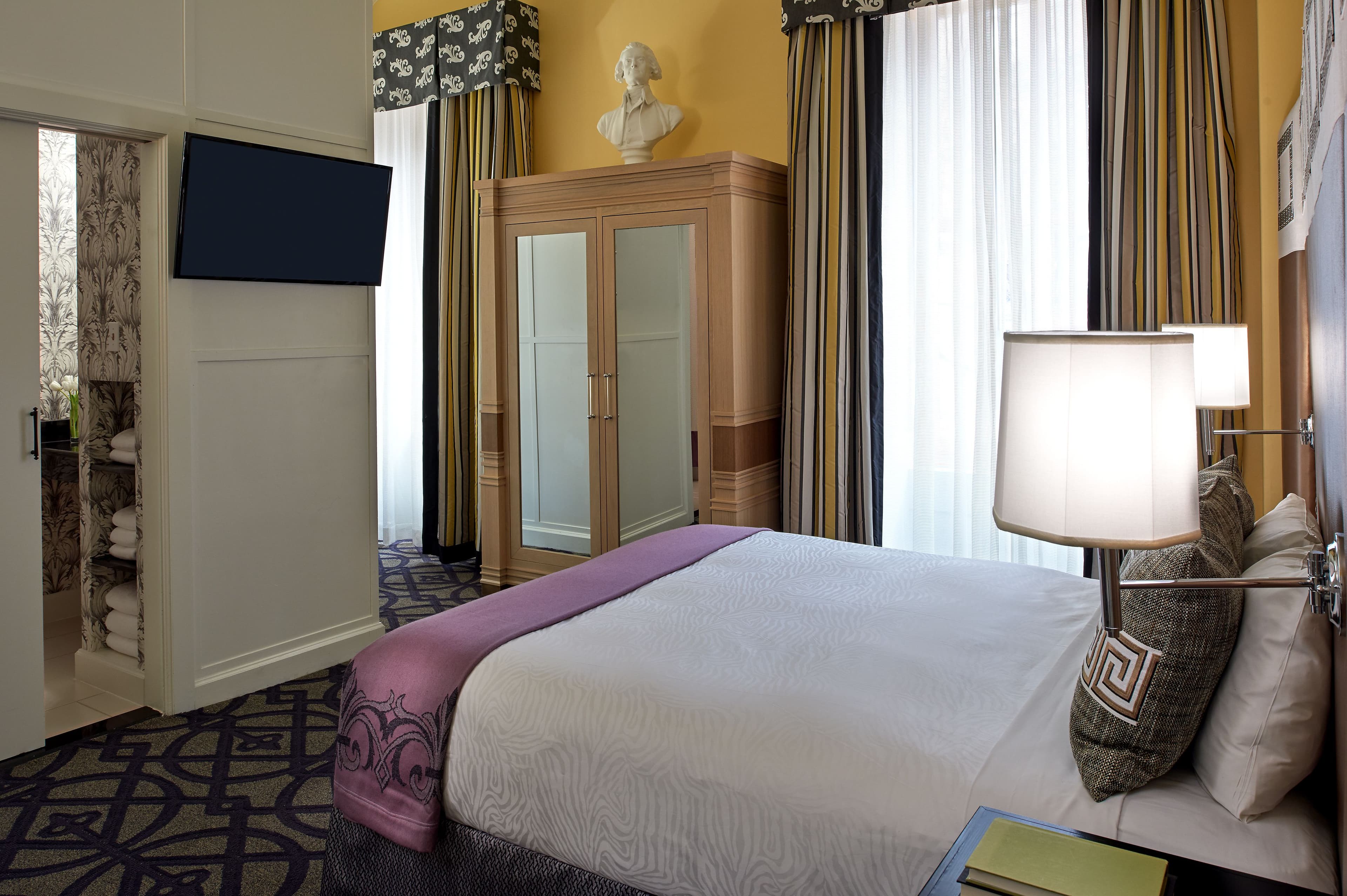Kimpton Hotel Monaco Washington DC - Image 2