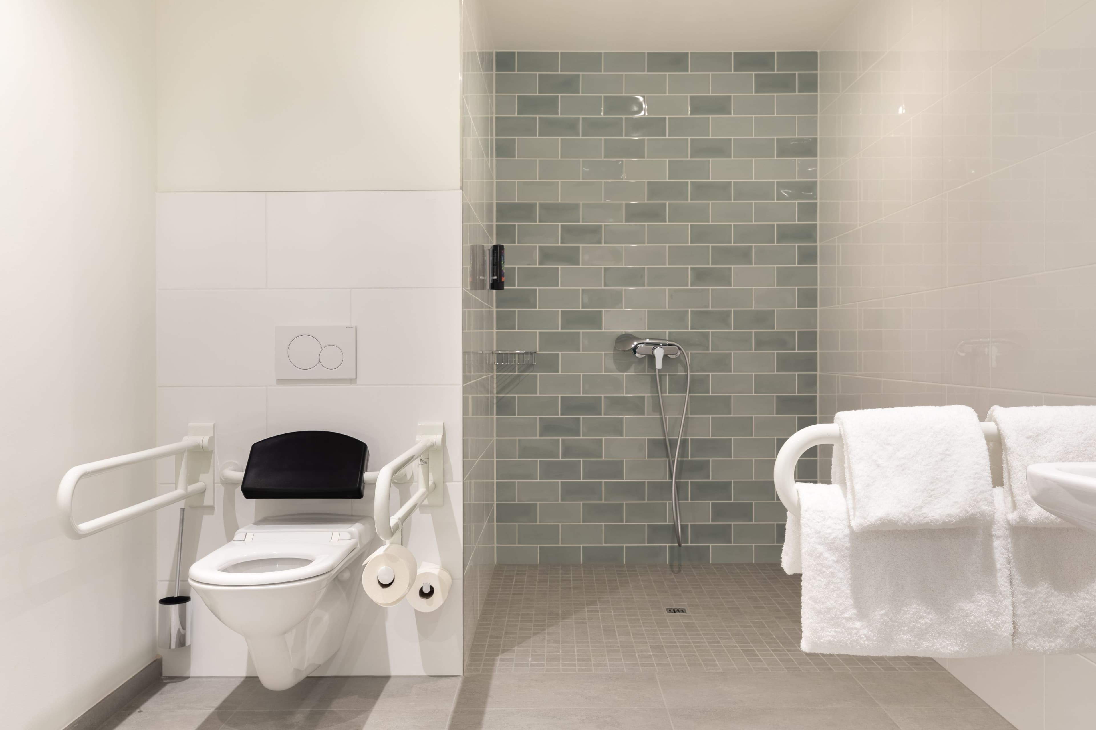 Holiday Inn - the niu, Flower Konstanz — 18