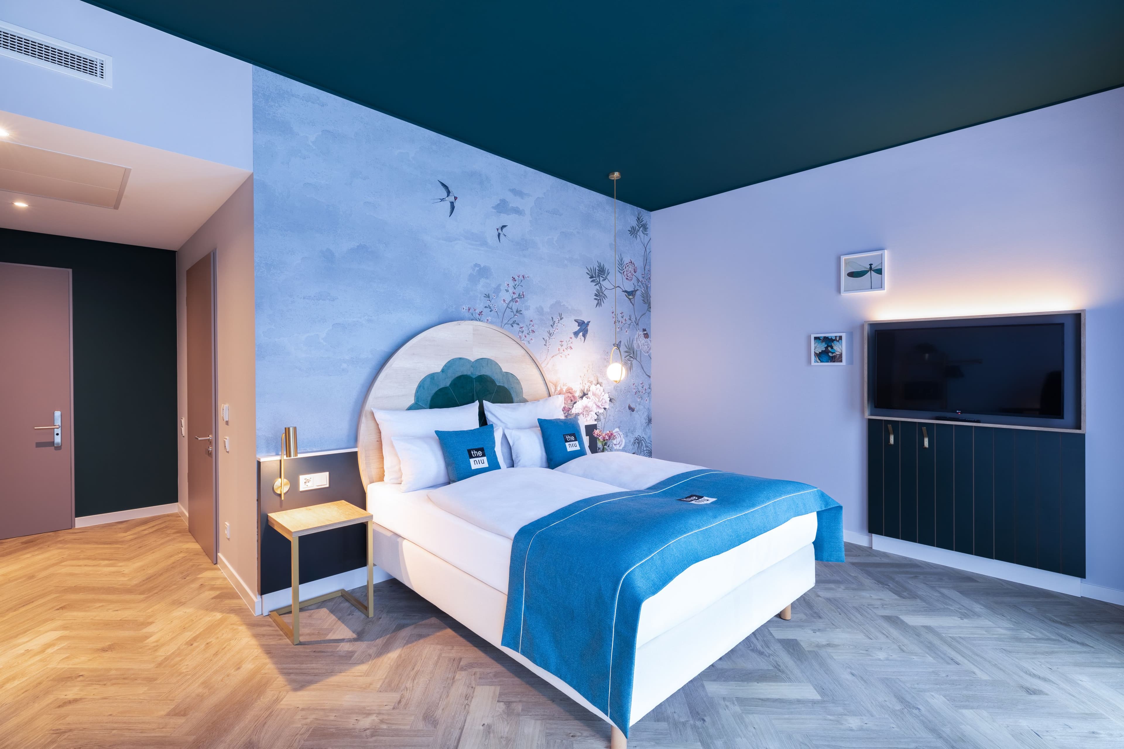 Holiday Inn - the niu, Flower Konstanz - Image 5