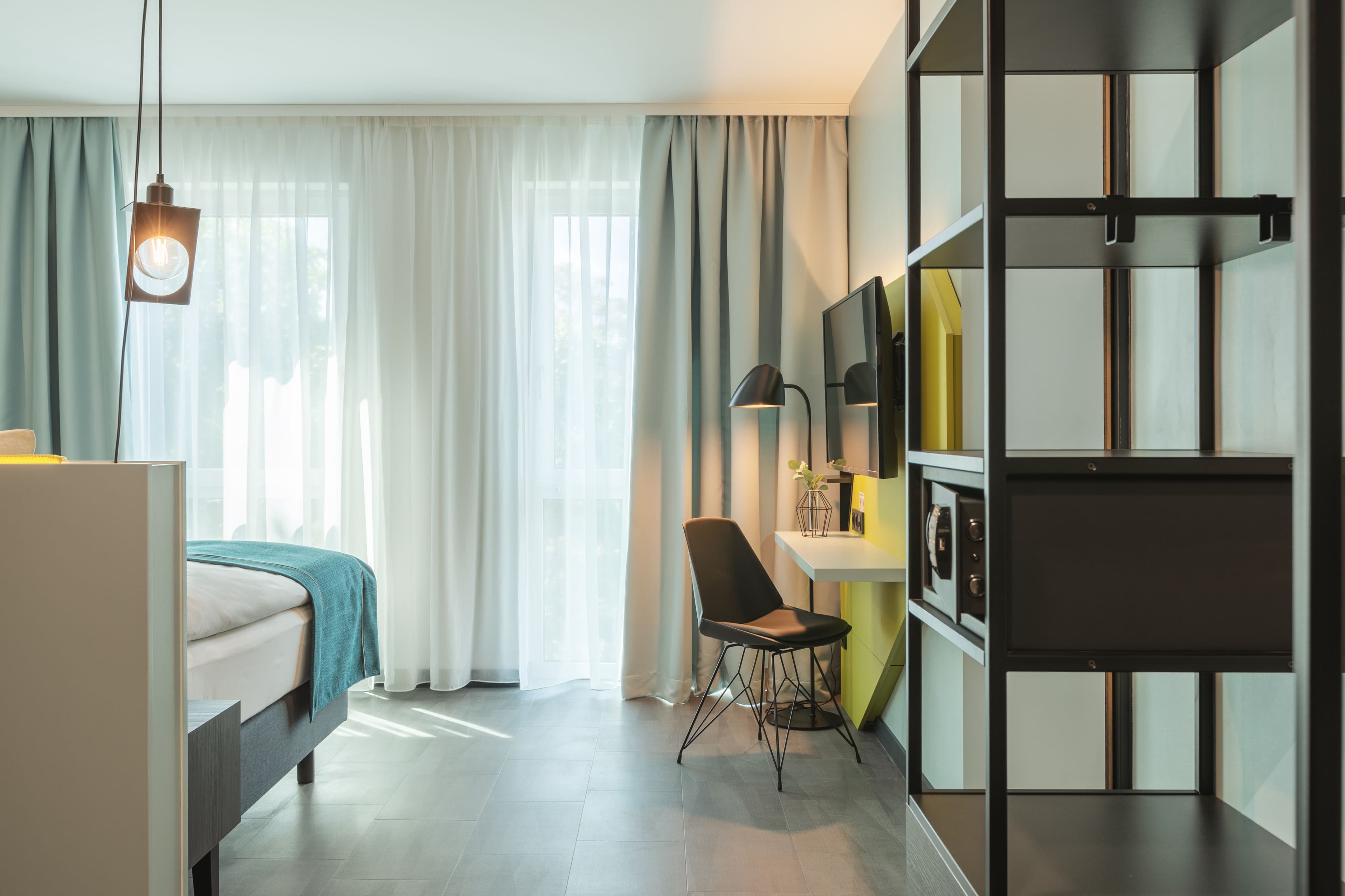 Holiday Inn - the niu, Seven Dusseldorf Ost - Image 5