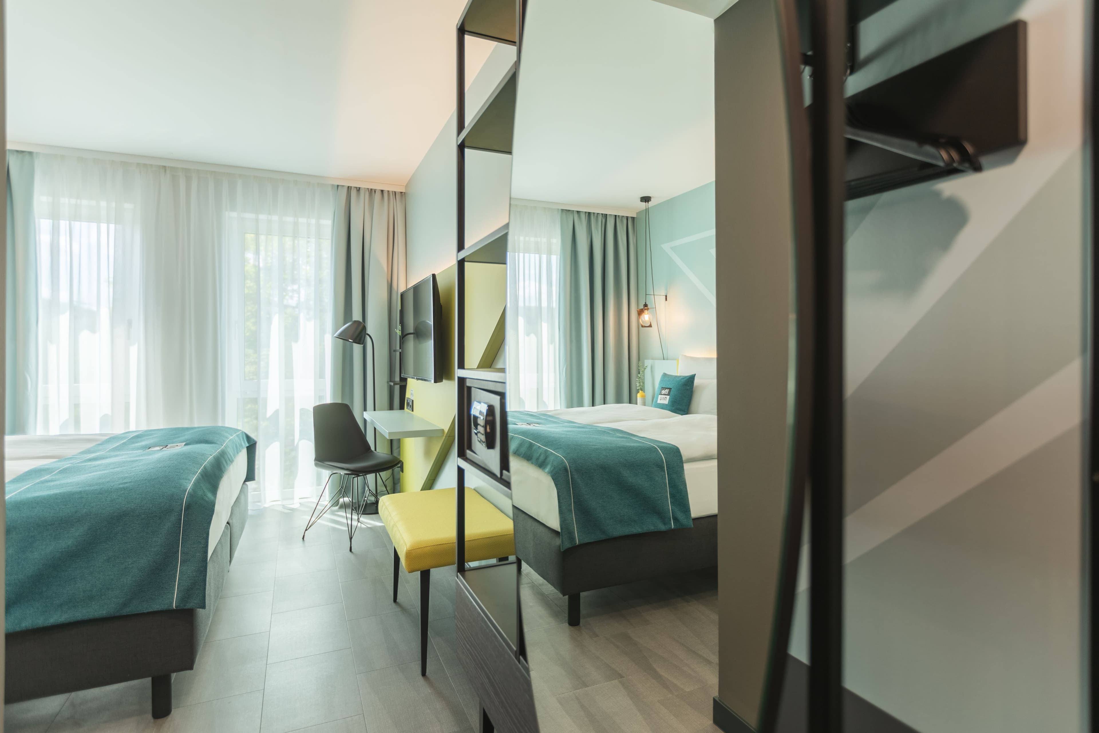 Holiday Inn - the niu, Seven Dusseldorf Ost - Image 4