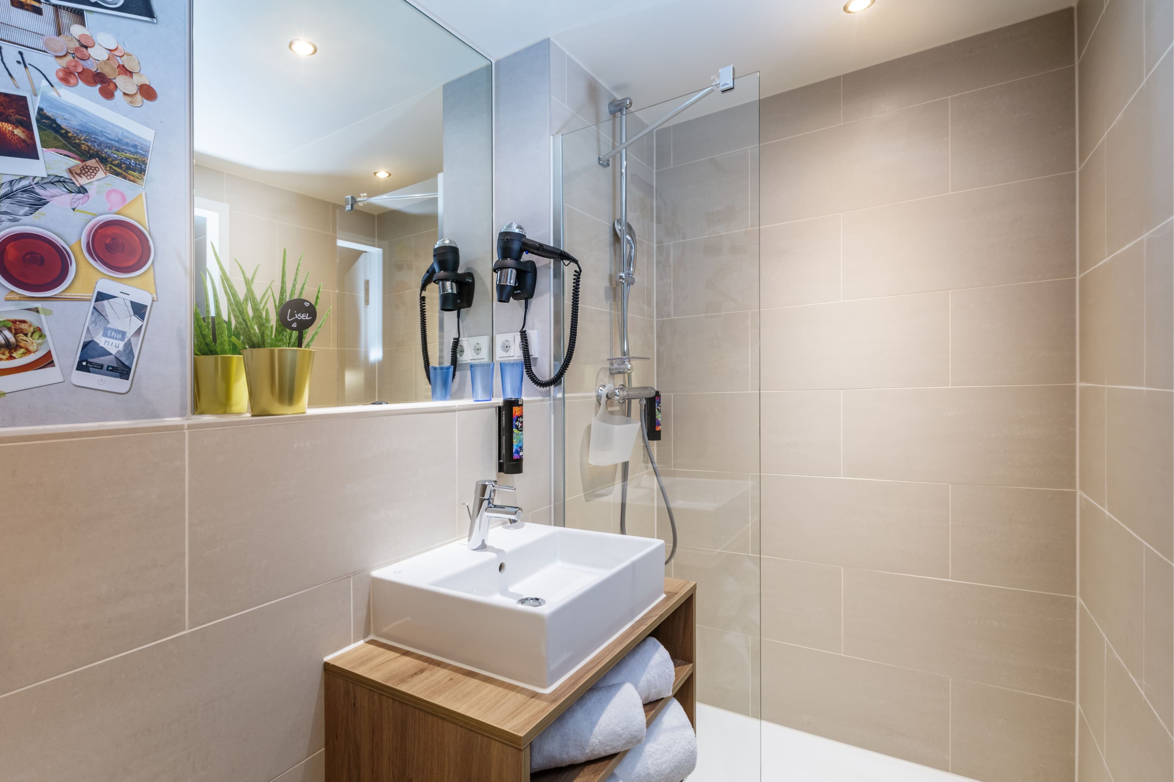 Holiday Inn - the niu, Mesh Stuttgart Messe - Image 5
