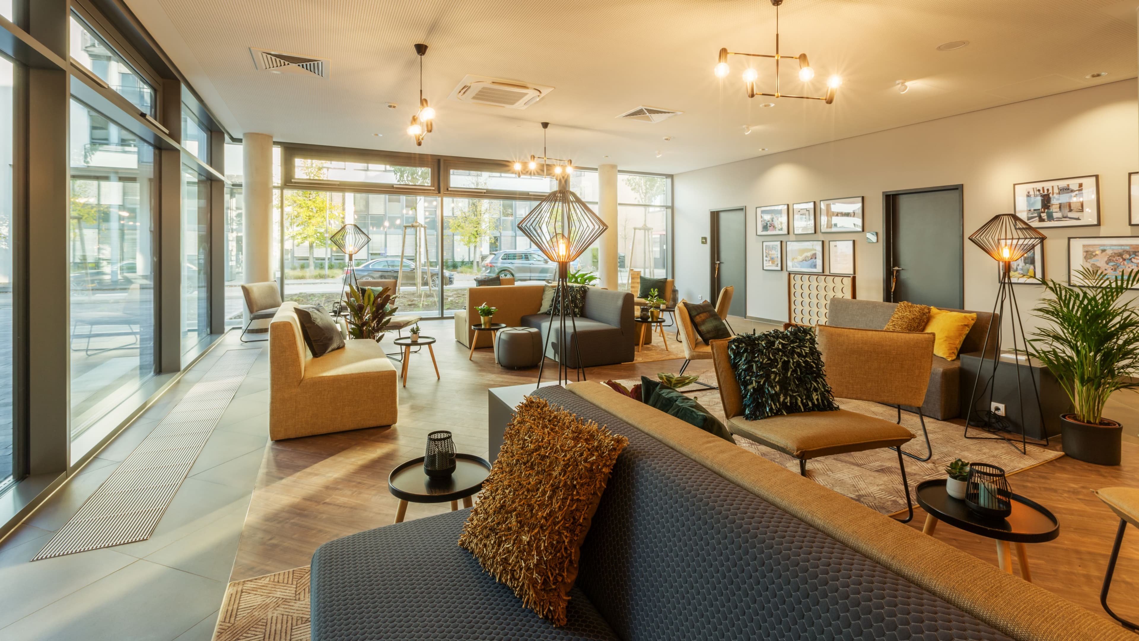 Holiday Inn - the niu, Mesh Stuttgart Messe - Image 1
