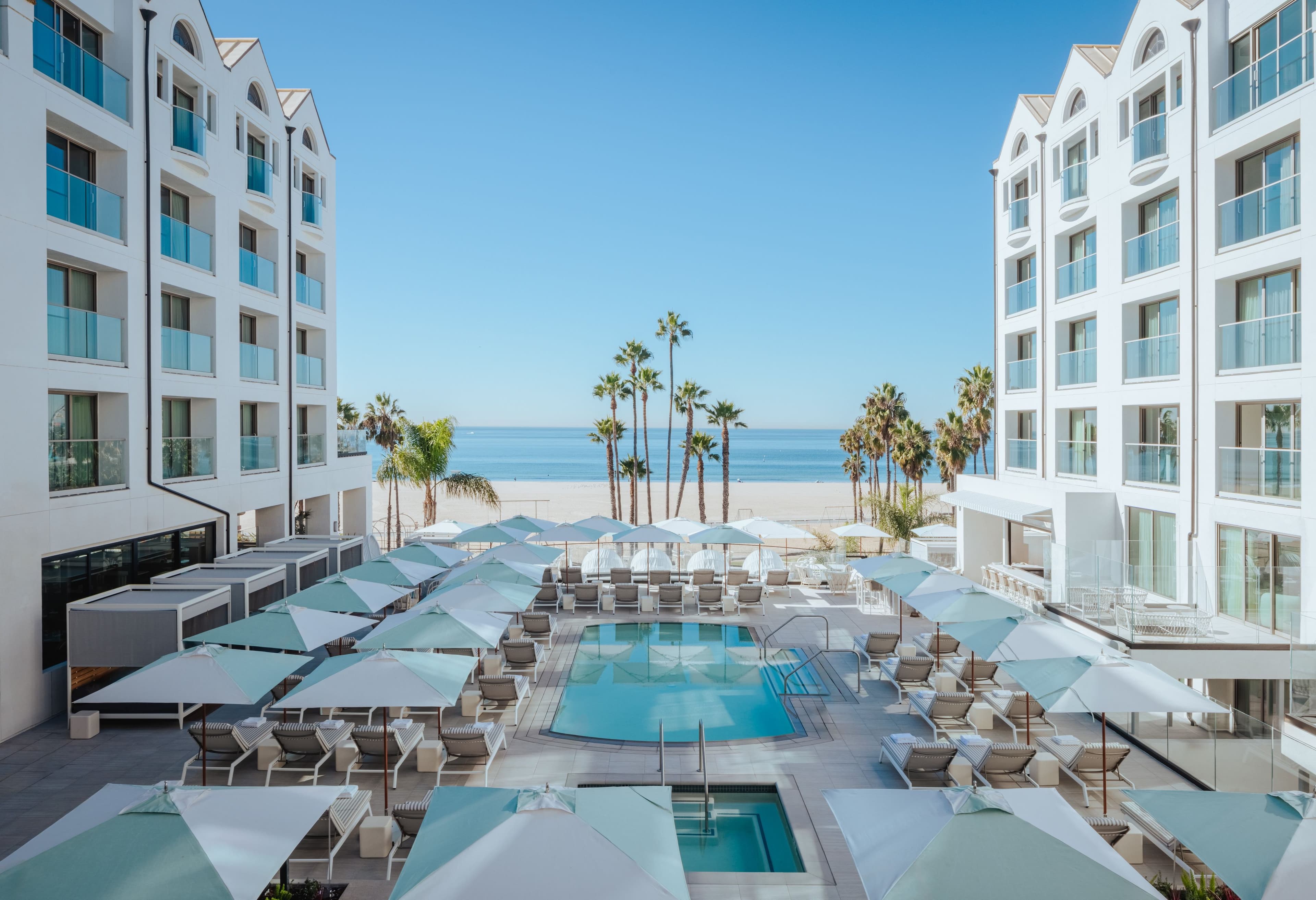 The 720 Pool View King - Image 1
