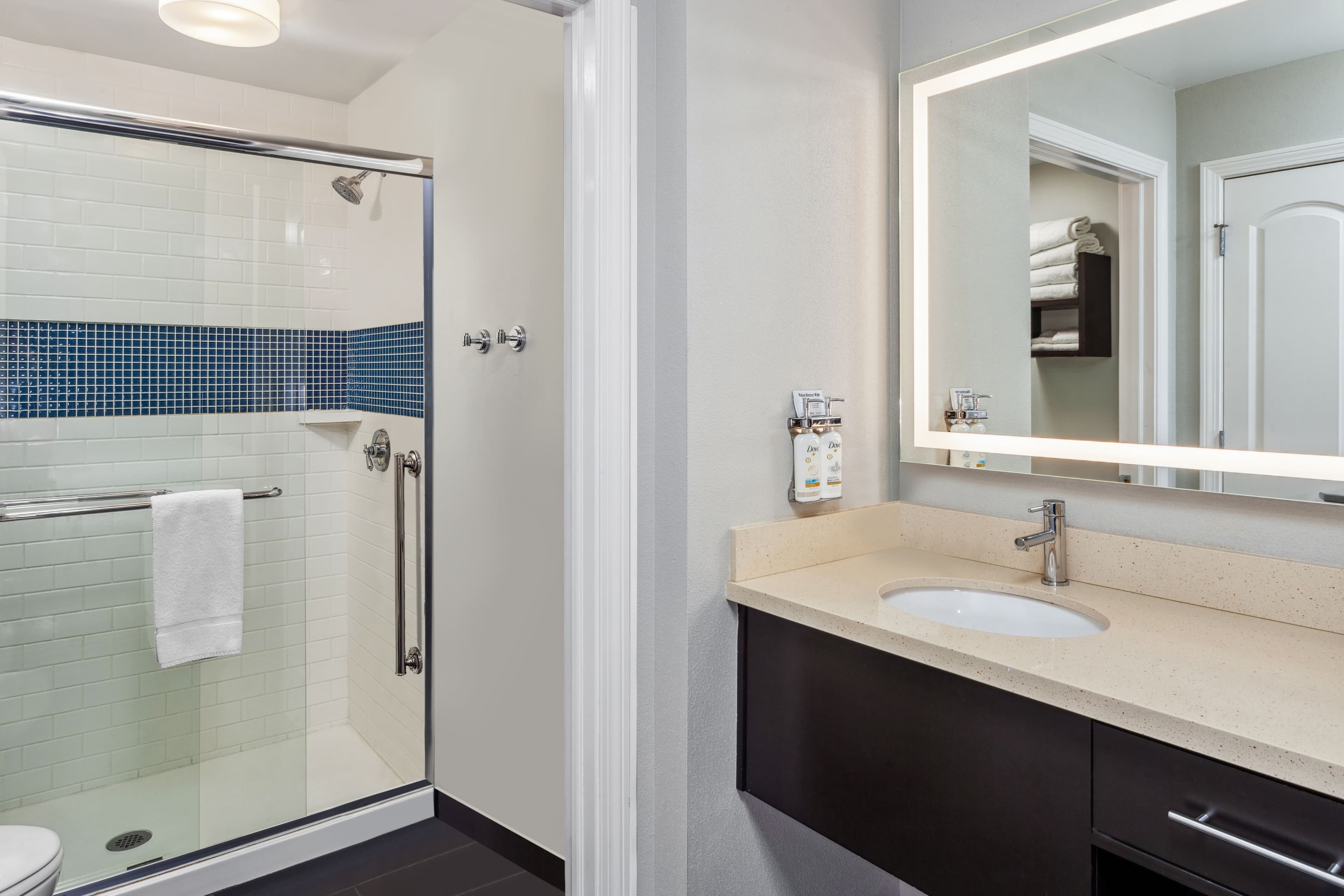 1 King Bed Studio Suite - Image 3