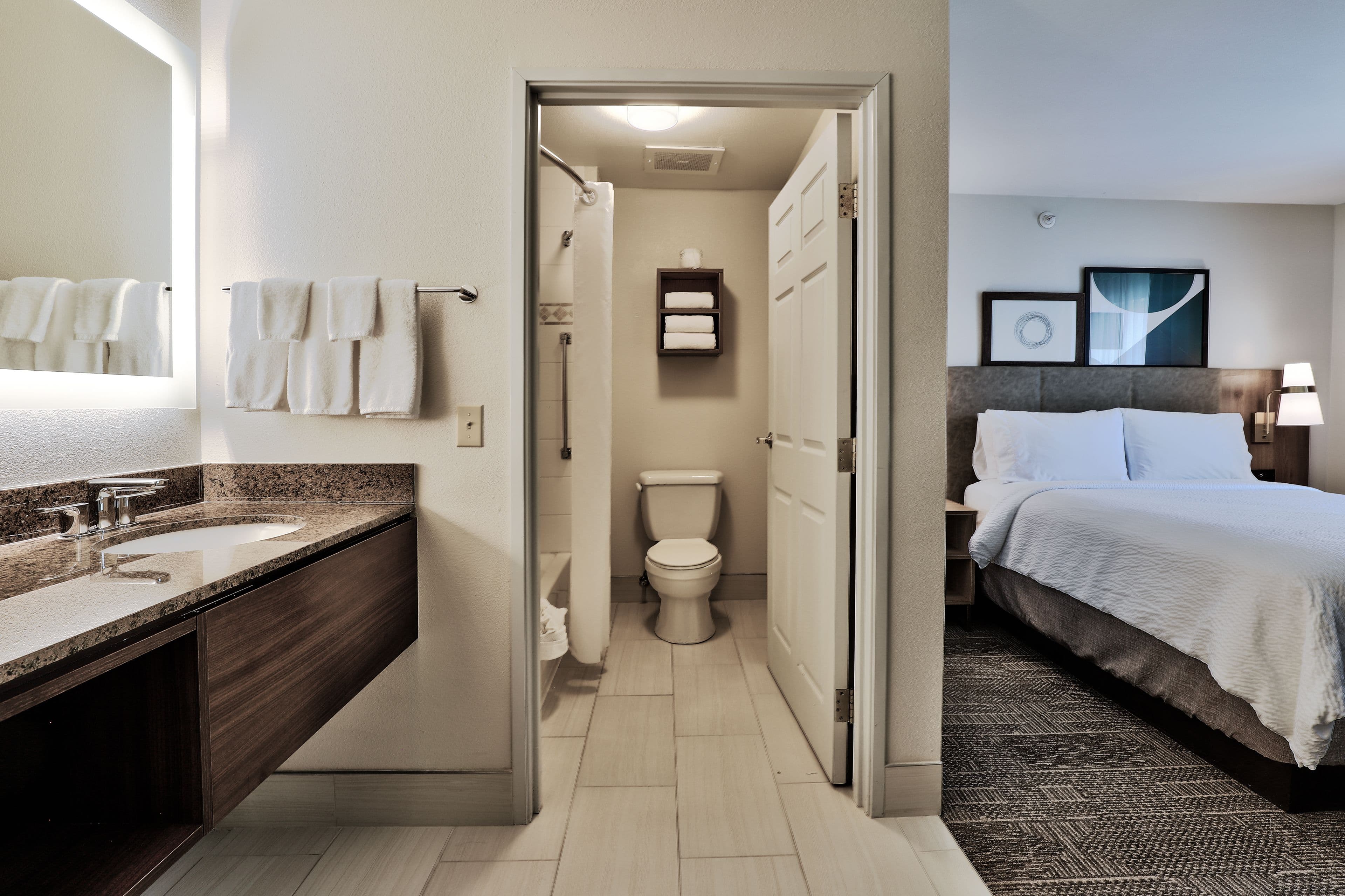Staybridge Suites Albuquerque - Airport — 9