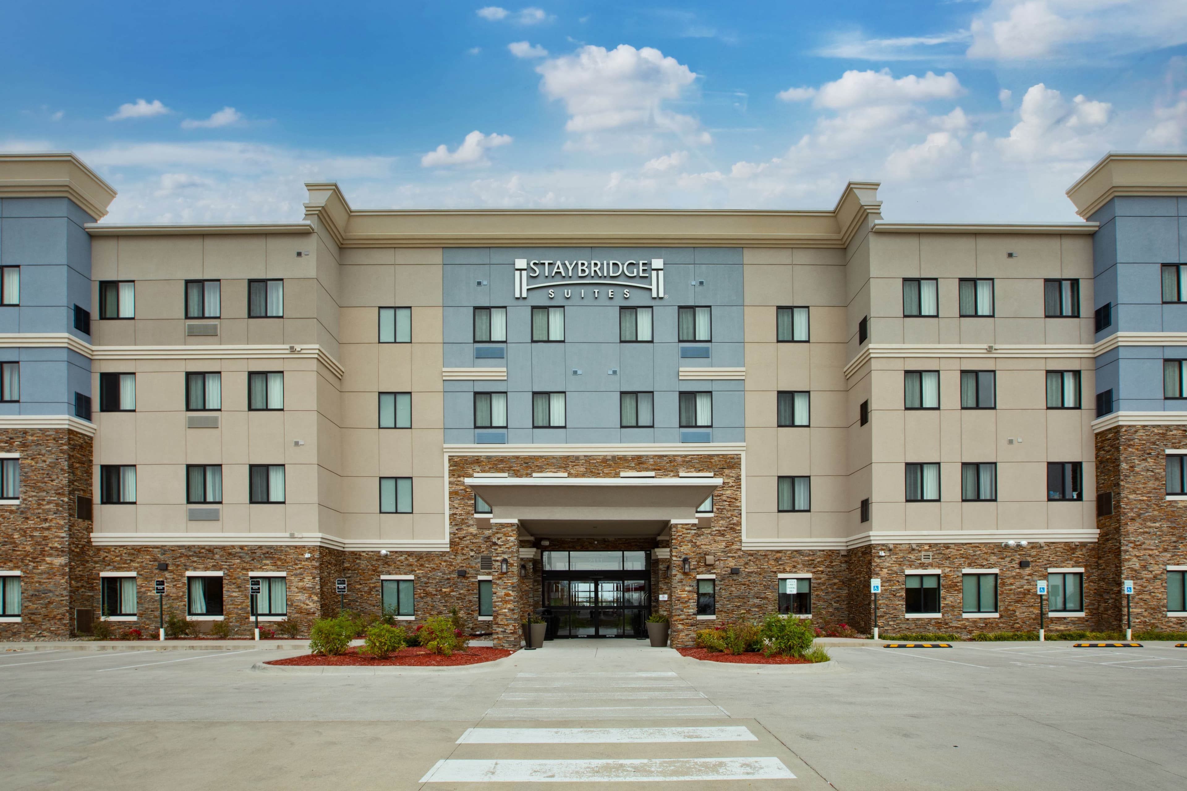 Staybridge Suites Ames - Image 1