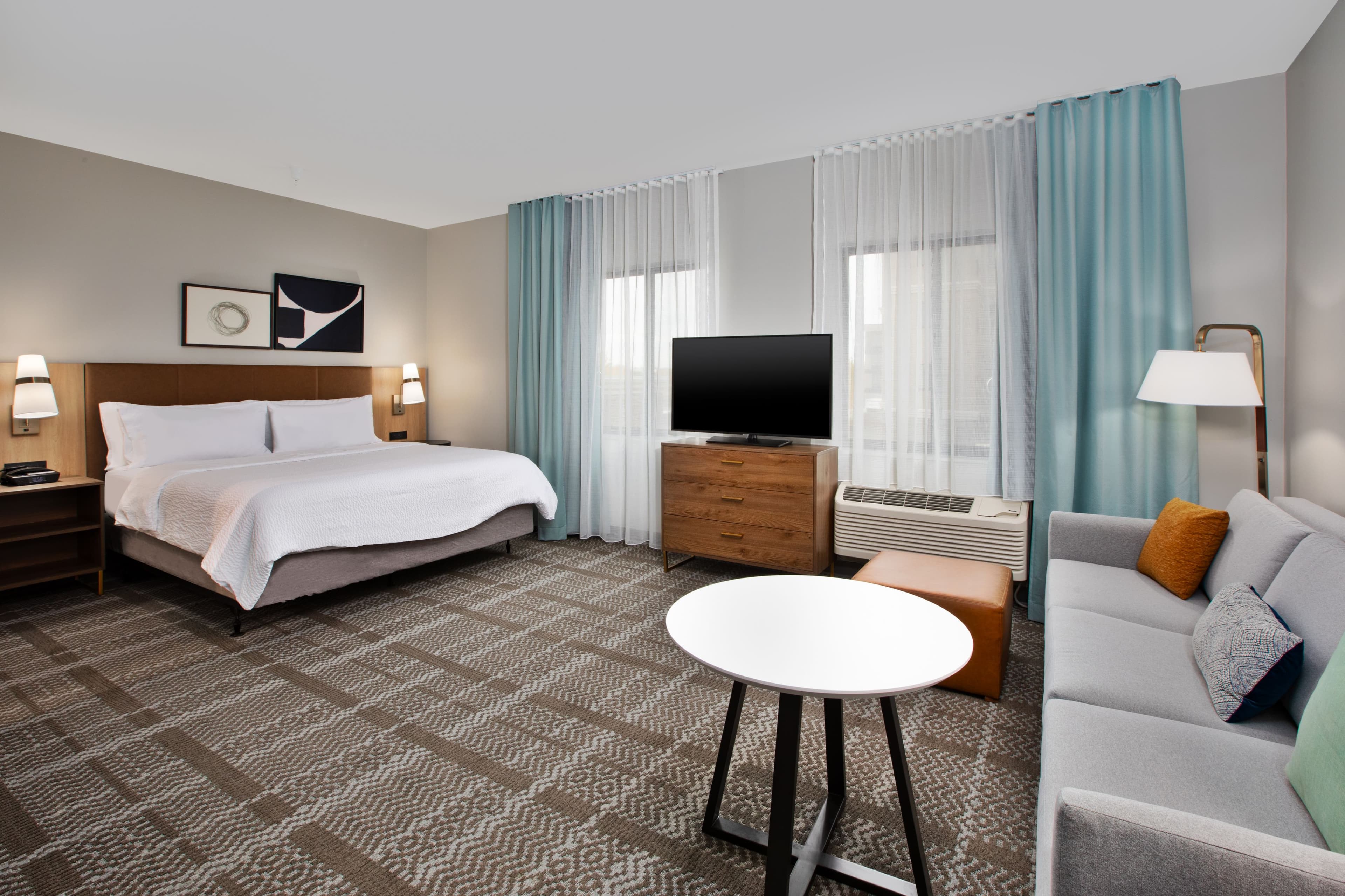 Staybridge Suites Ames — 10