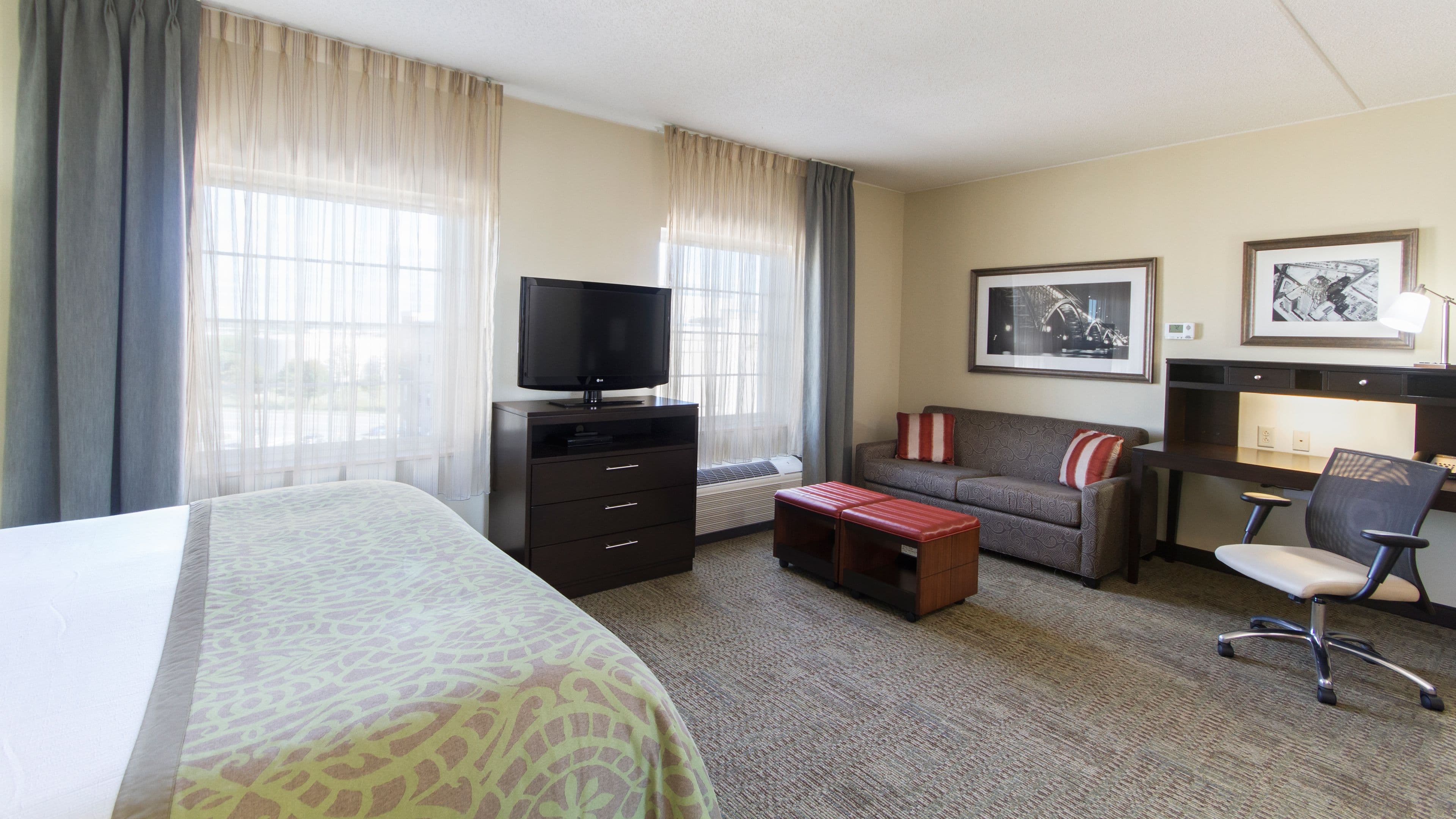 Staybridge Suites Buffalo-Amherst - Image 4