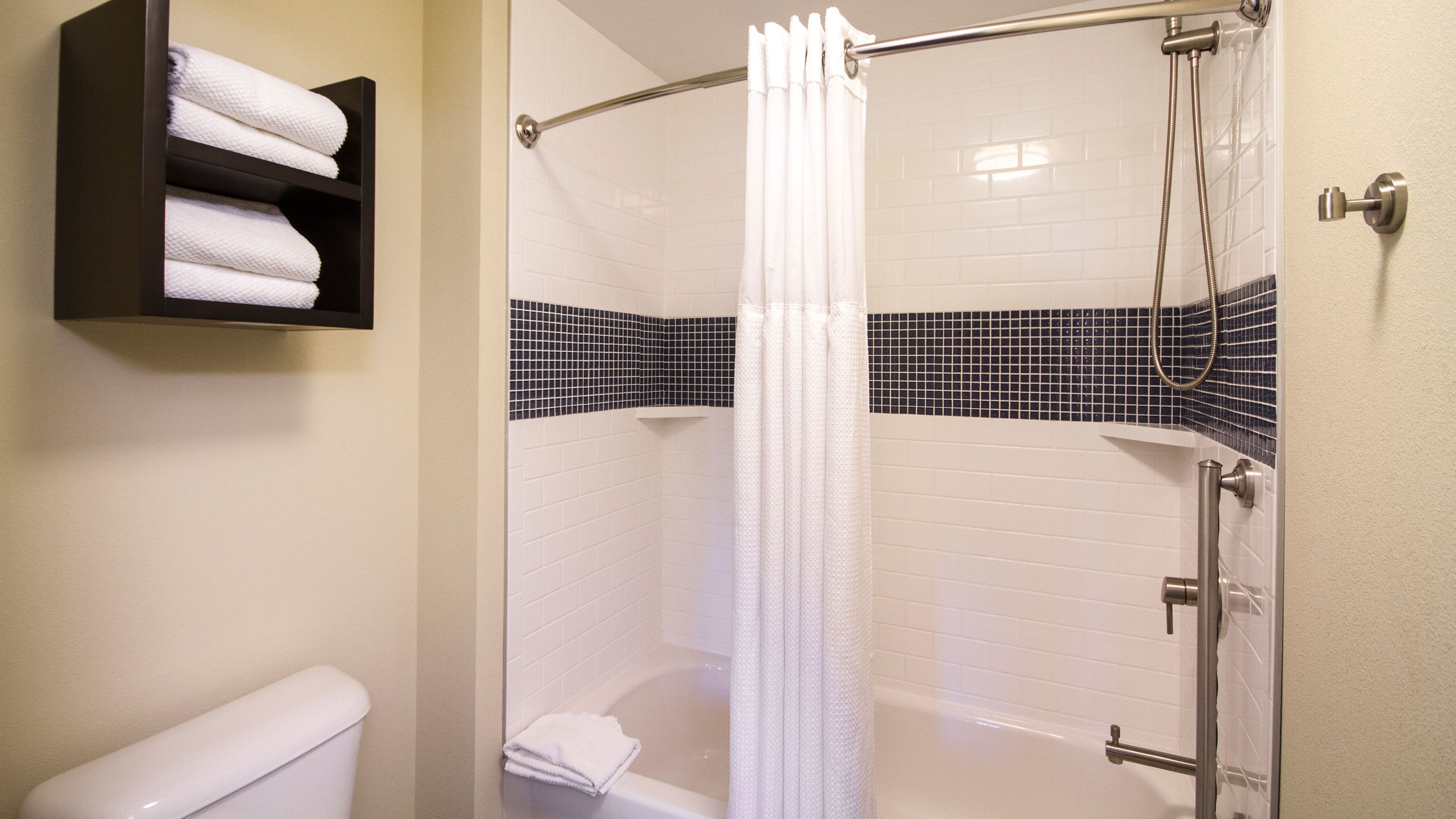 Staybridge Suites Buffalo-Amherst — 12