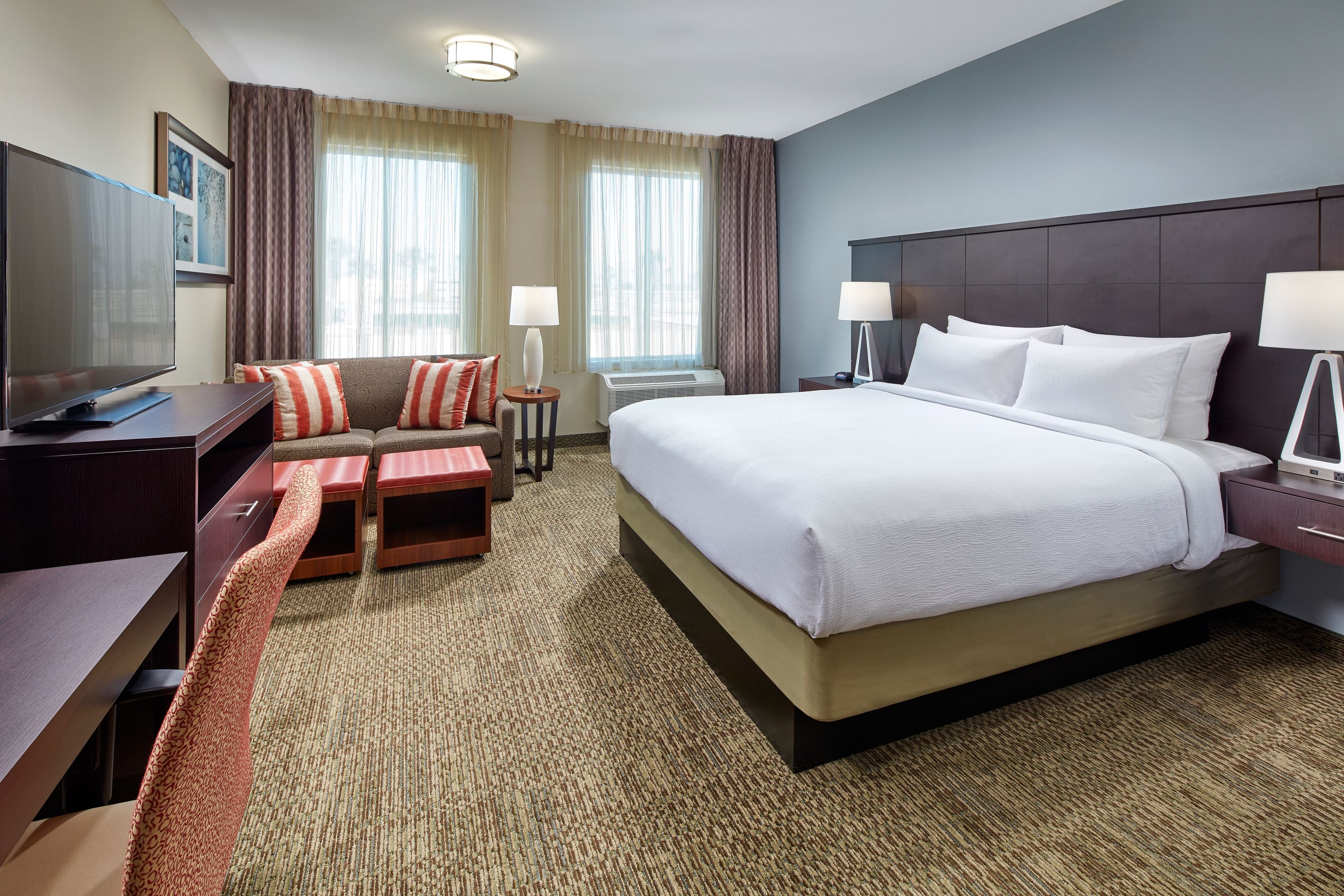 Staybridge Suites Anaheim At The Park - Image 4