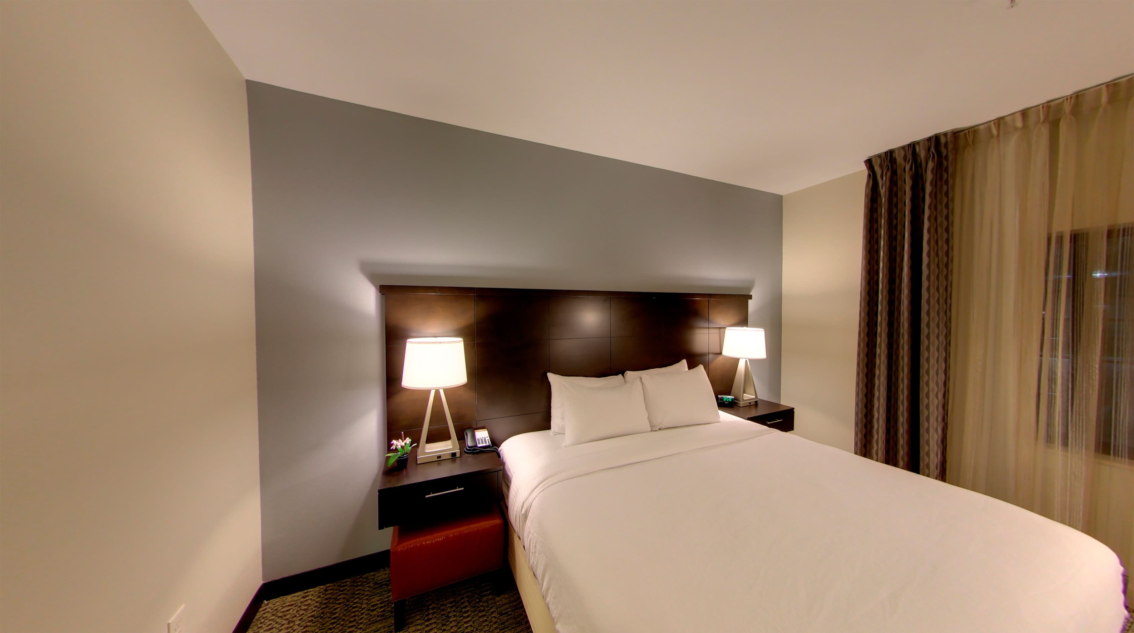 Staybridge Suites Ann Arbor - Univ of Michigan - Image 4