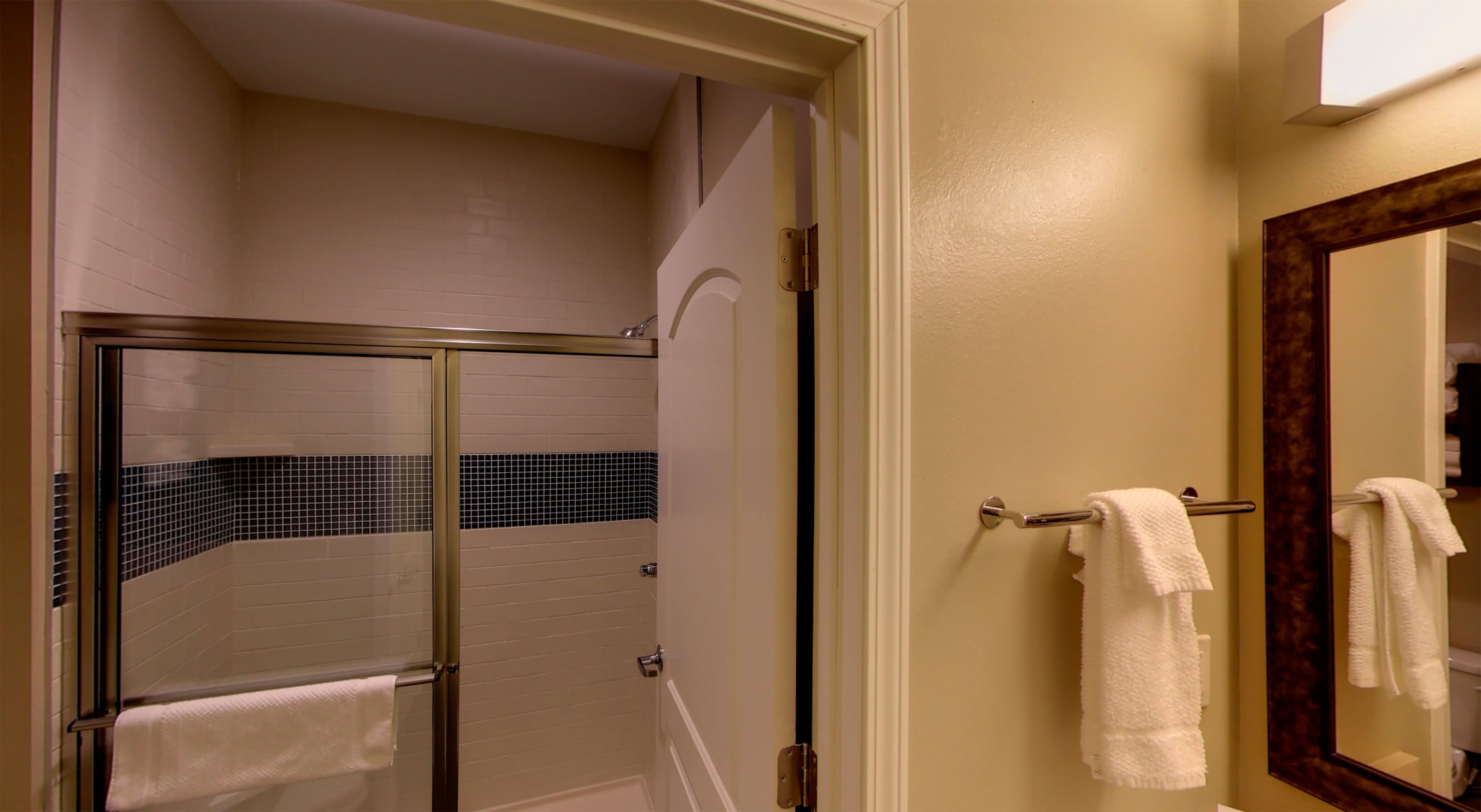 Staybridge Suites Ann Arbor - Univ of Michigan - Image 5