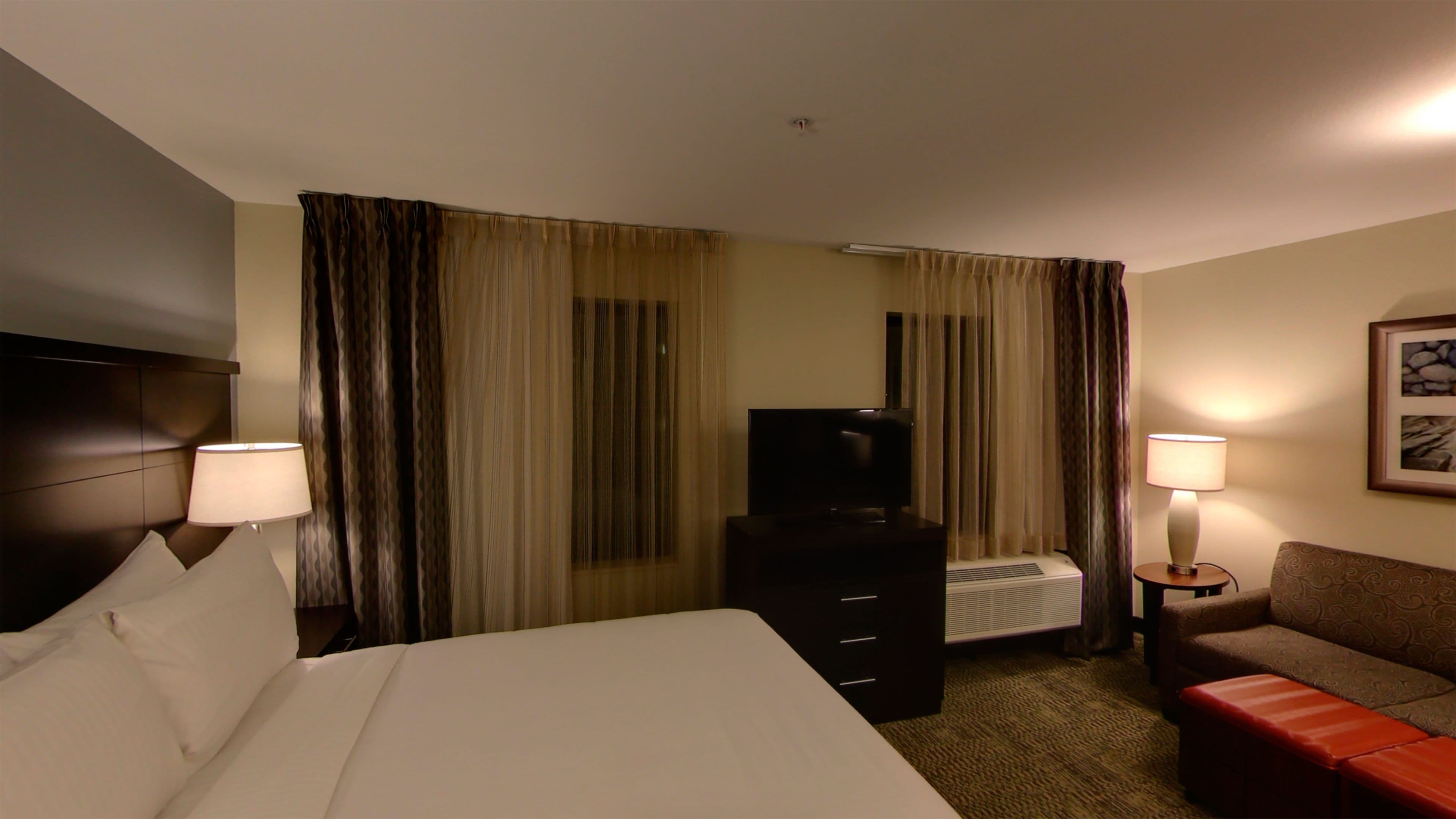 Staybridge Suites Ann Arbor - Univ of Michigan — 7