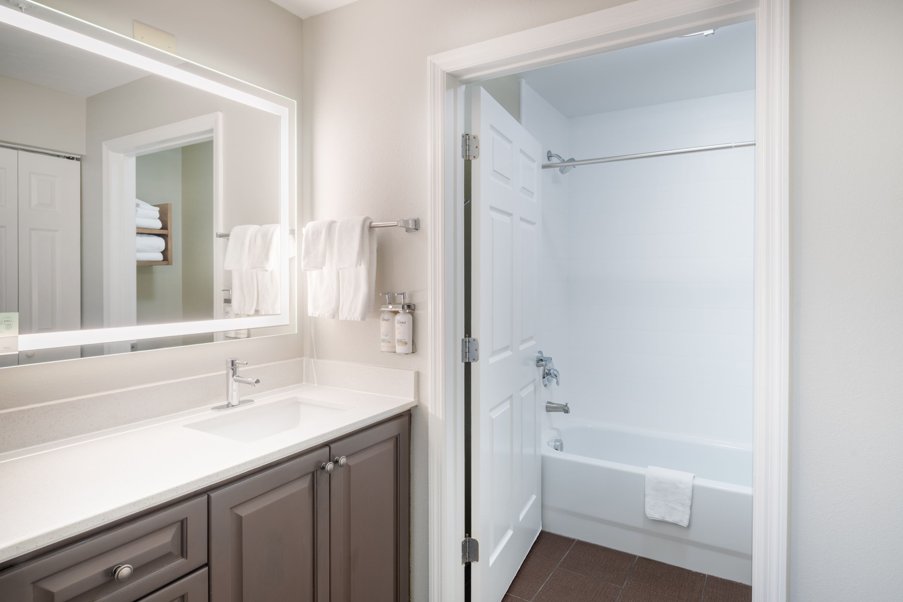 Studio Suite - Image 5