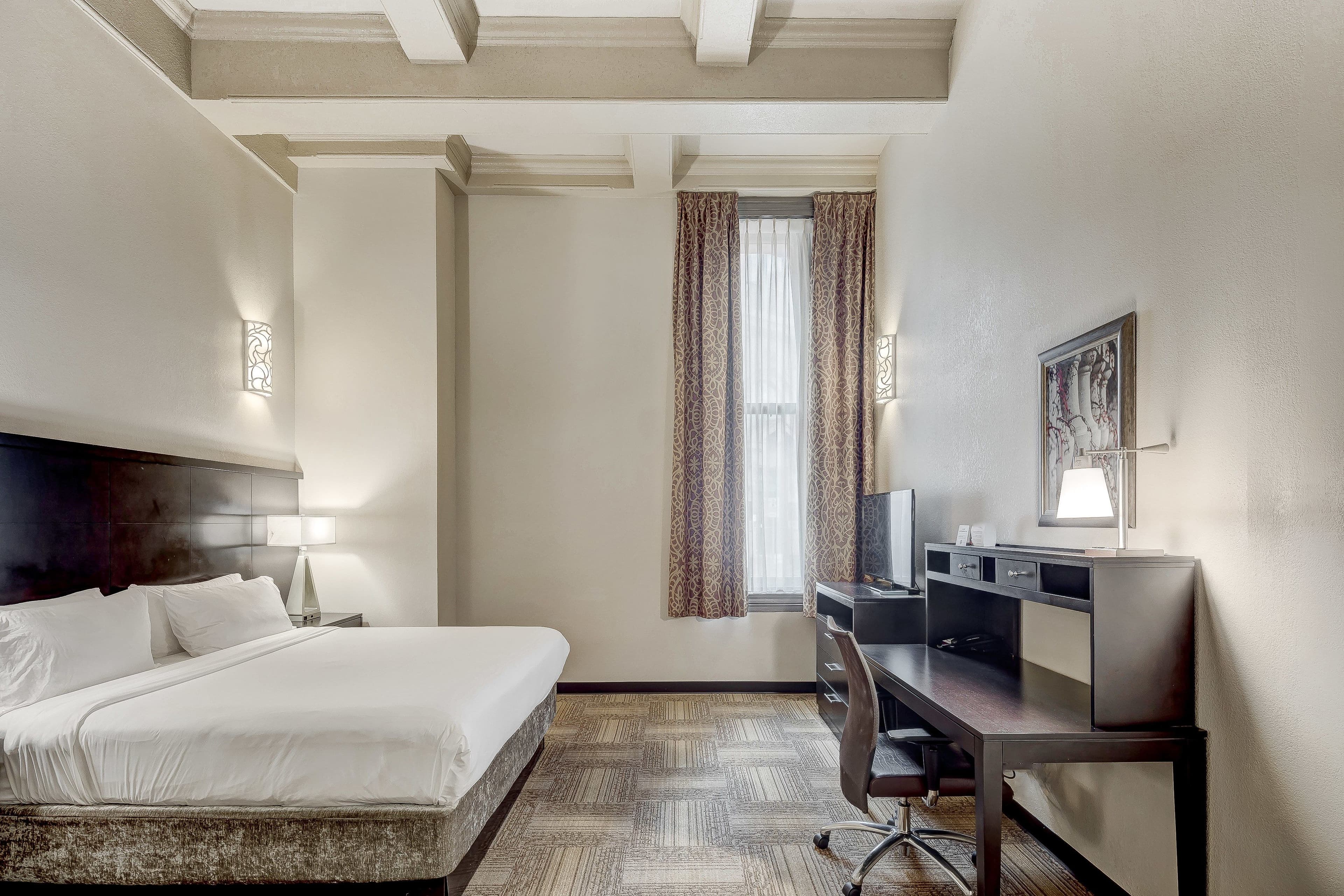 Staybridge Suites Baltimore - Inner Harbor — 9