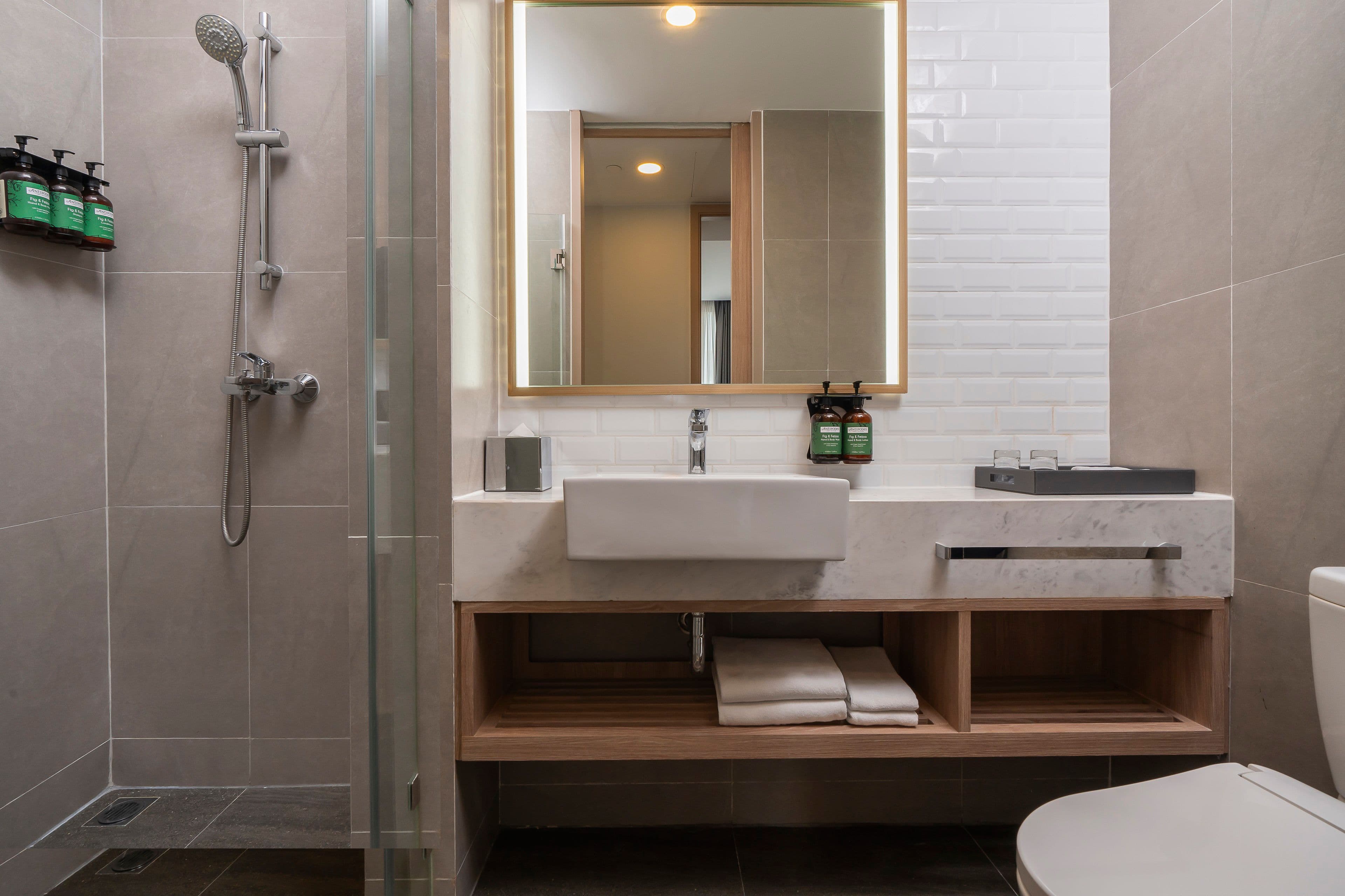 Studio Suite - Image 9