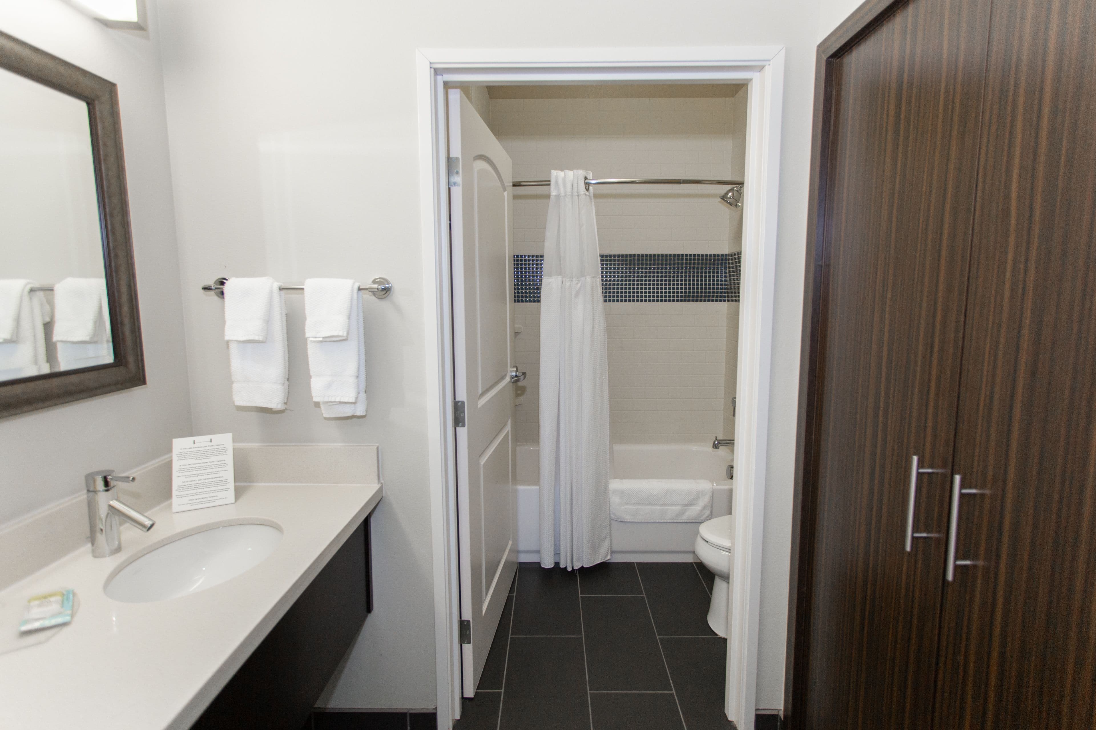 Staybridge Suites Bowling Green - Image 2