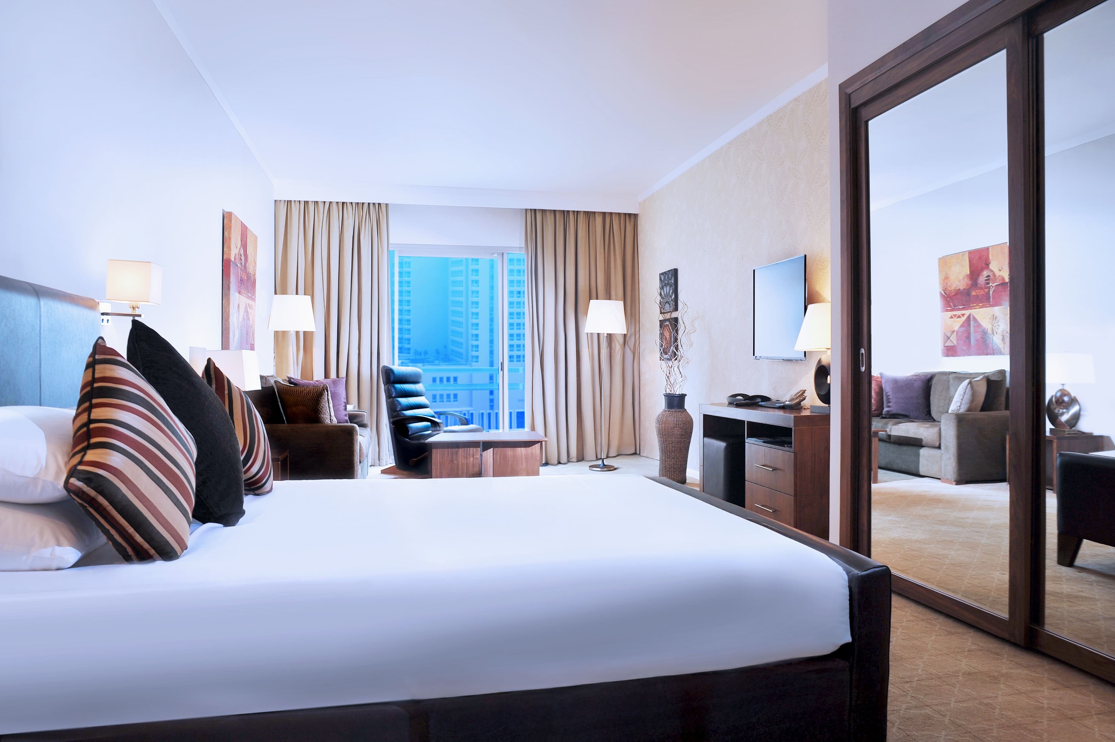 Staybridge Suites Cairo - Citystars - Image 4