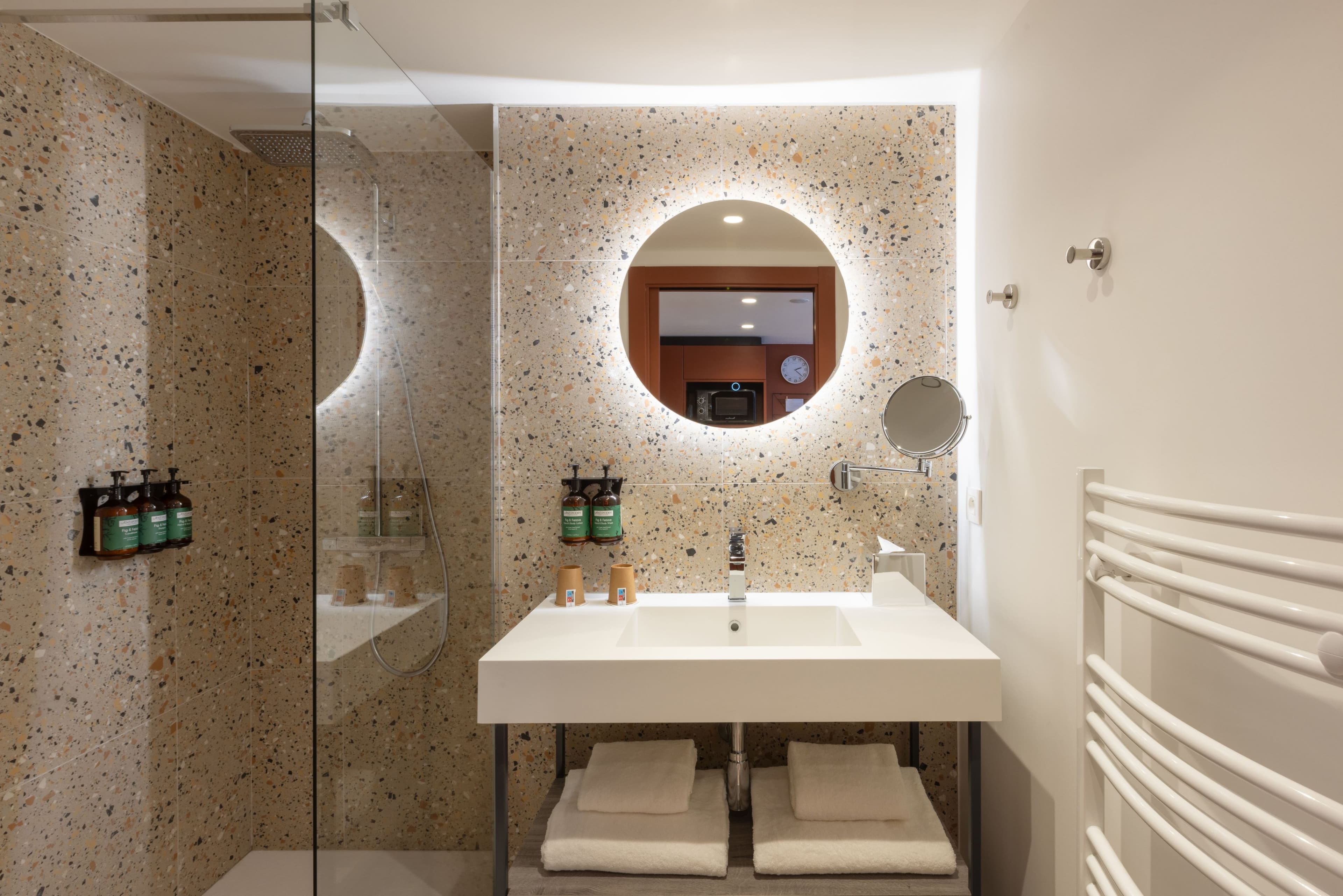 Staybridge Suites Cannes Centre - Image 3