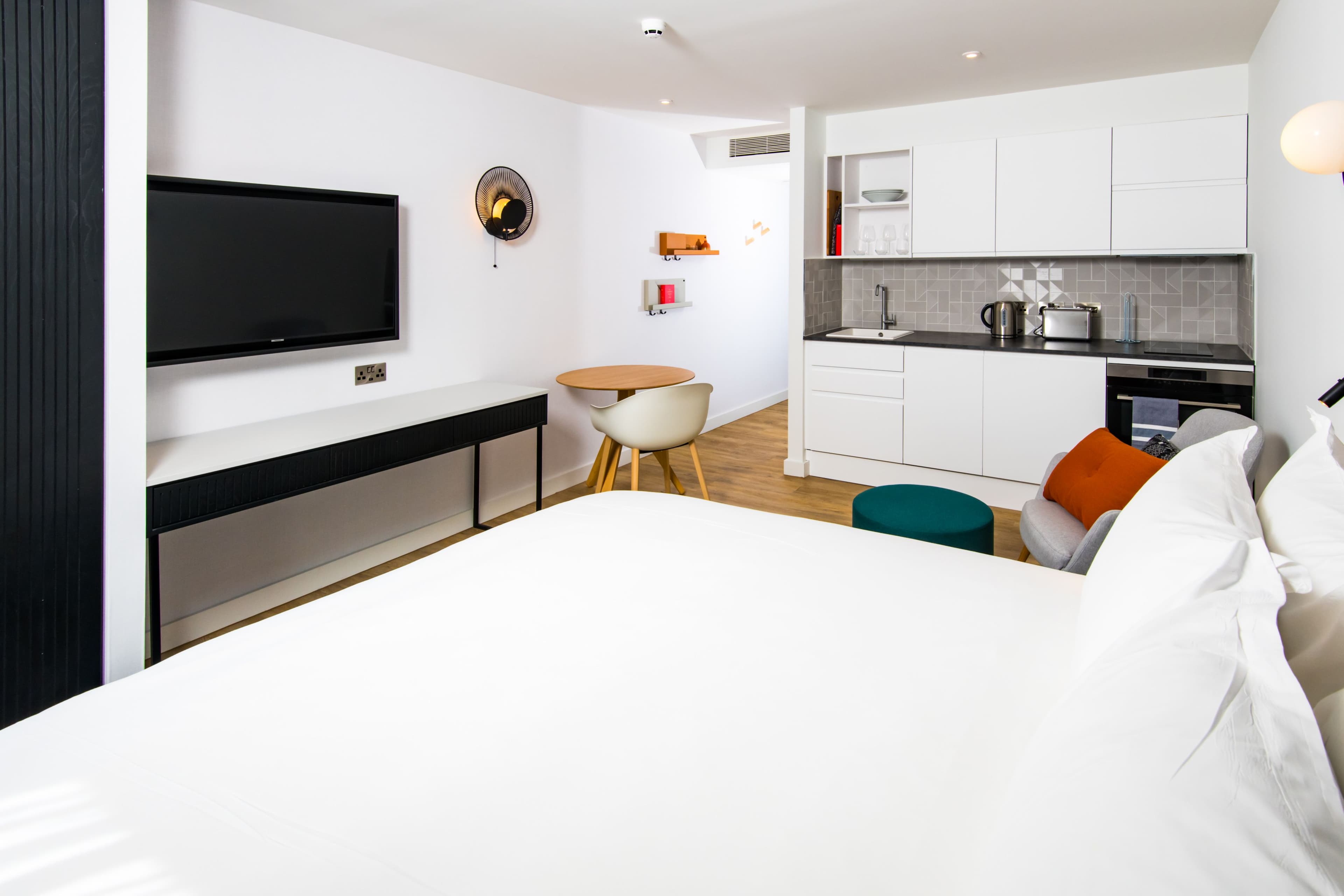 Staybridge Suites Cardiff — 8