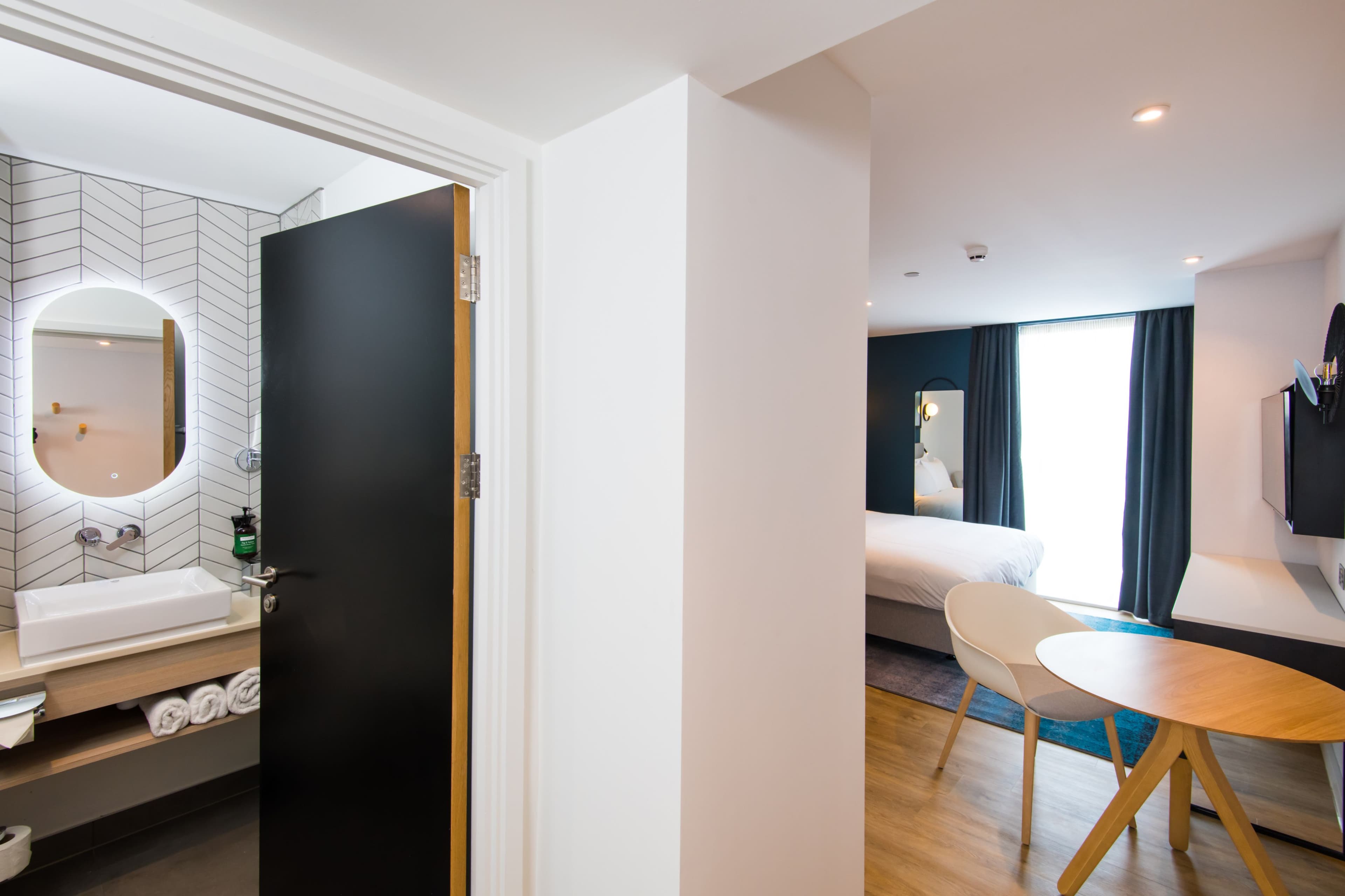 Staybridge Suites Cardiff — 9