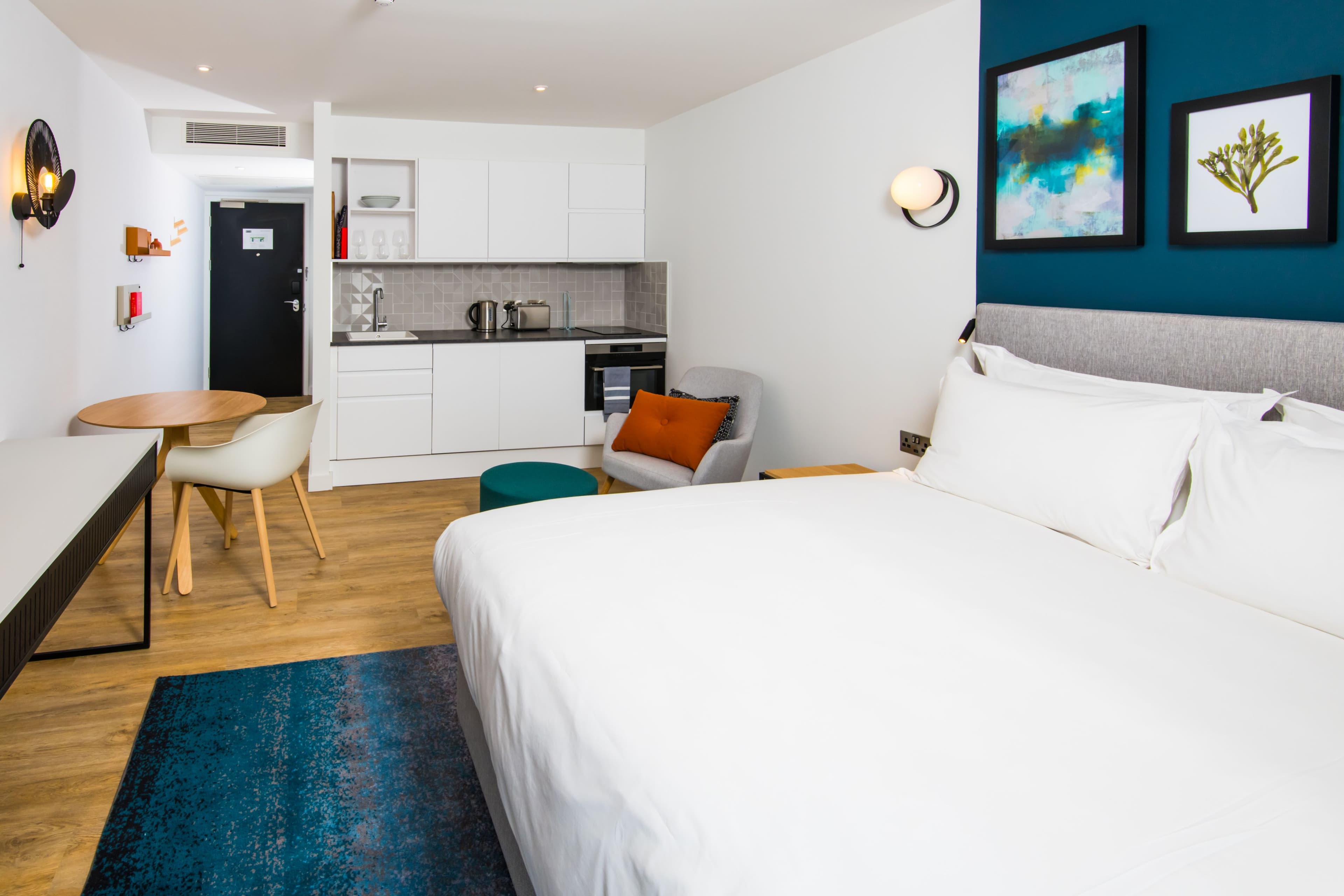 Staybridge Suites Cardiff - Image 5
