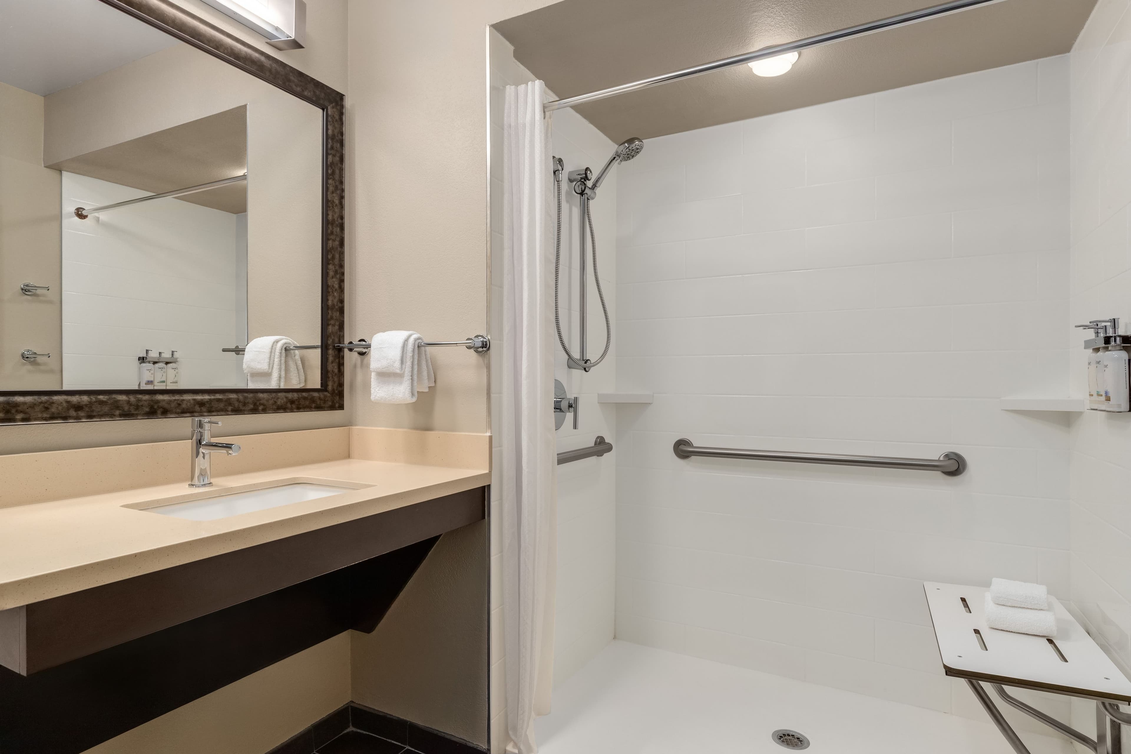 Staybridge Suites Chantilly Dulles Airport — 14
