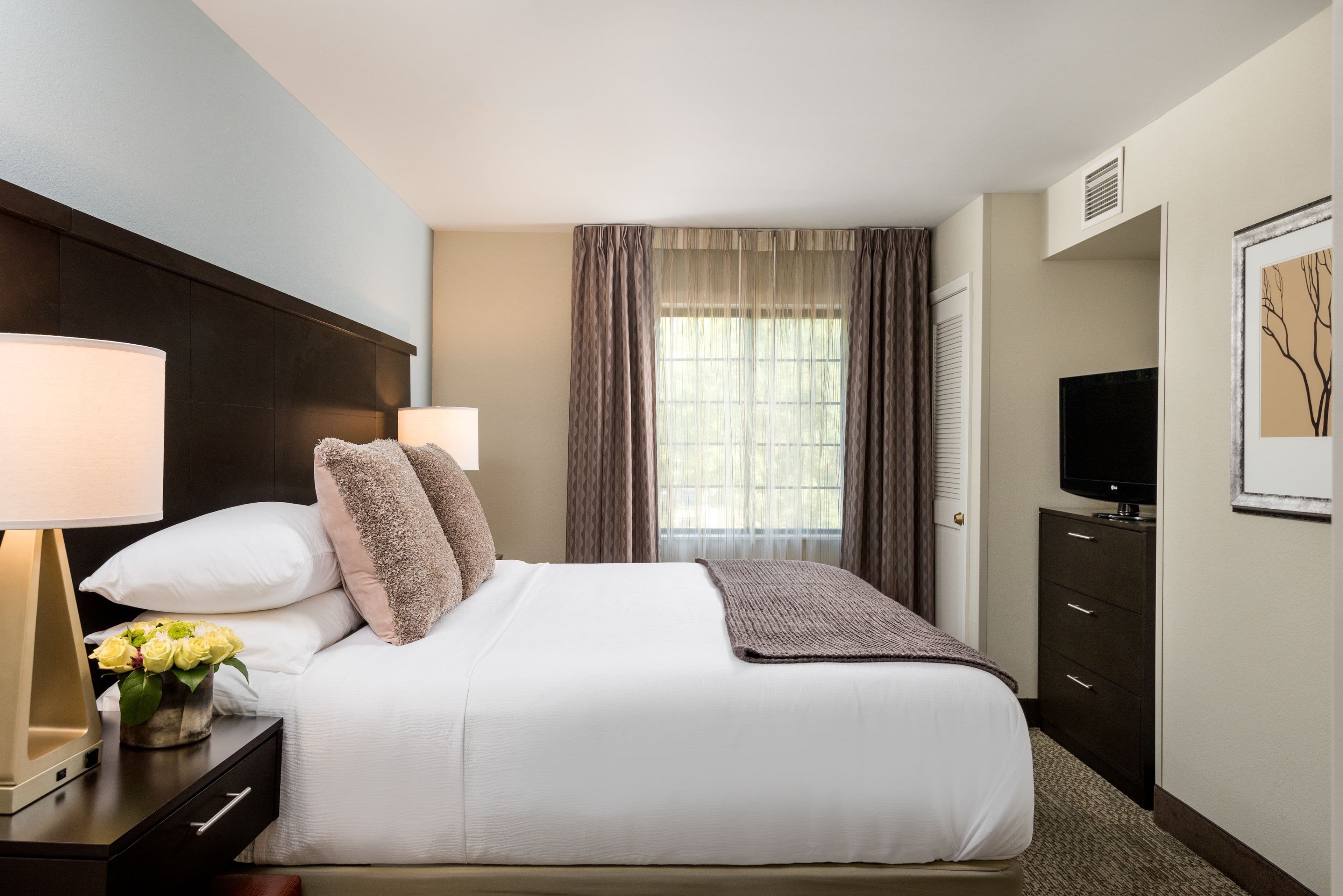 Staybridge Suites Chantilly Dulles Airport — 20