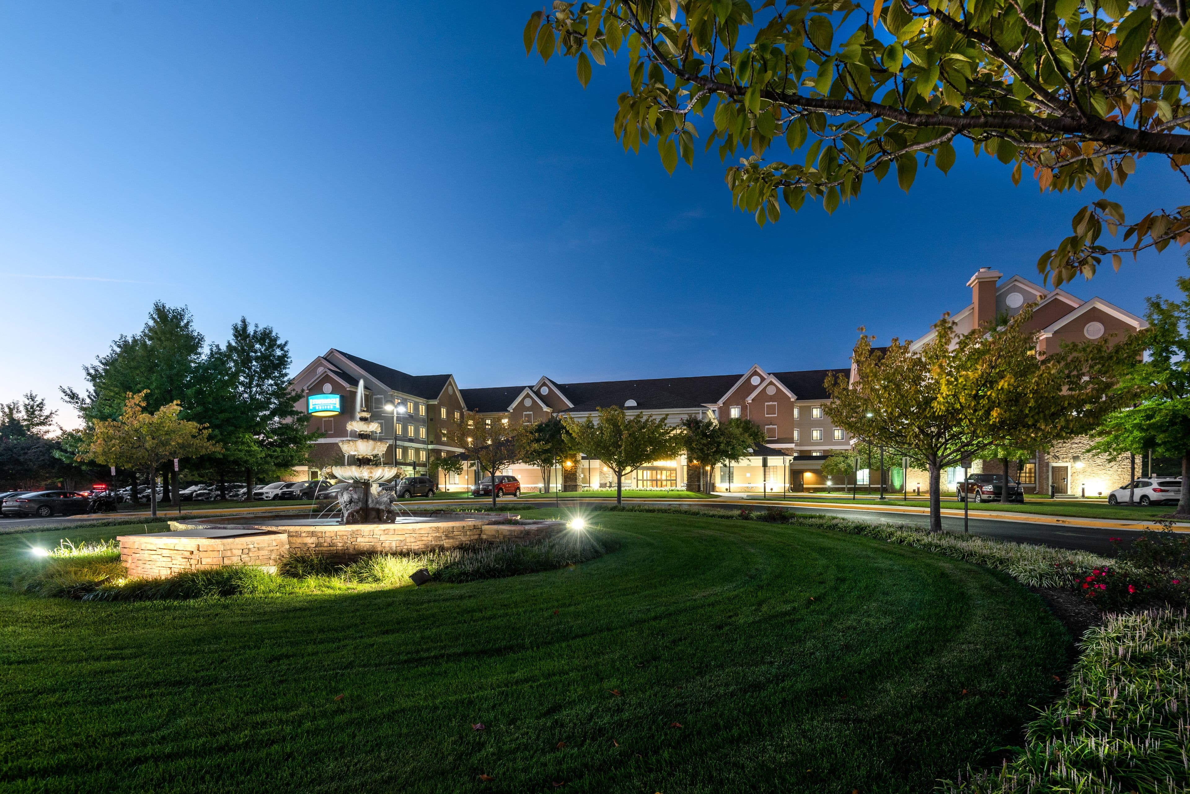 Staybridge Suites Chantilly Dulles Airport - Image 1