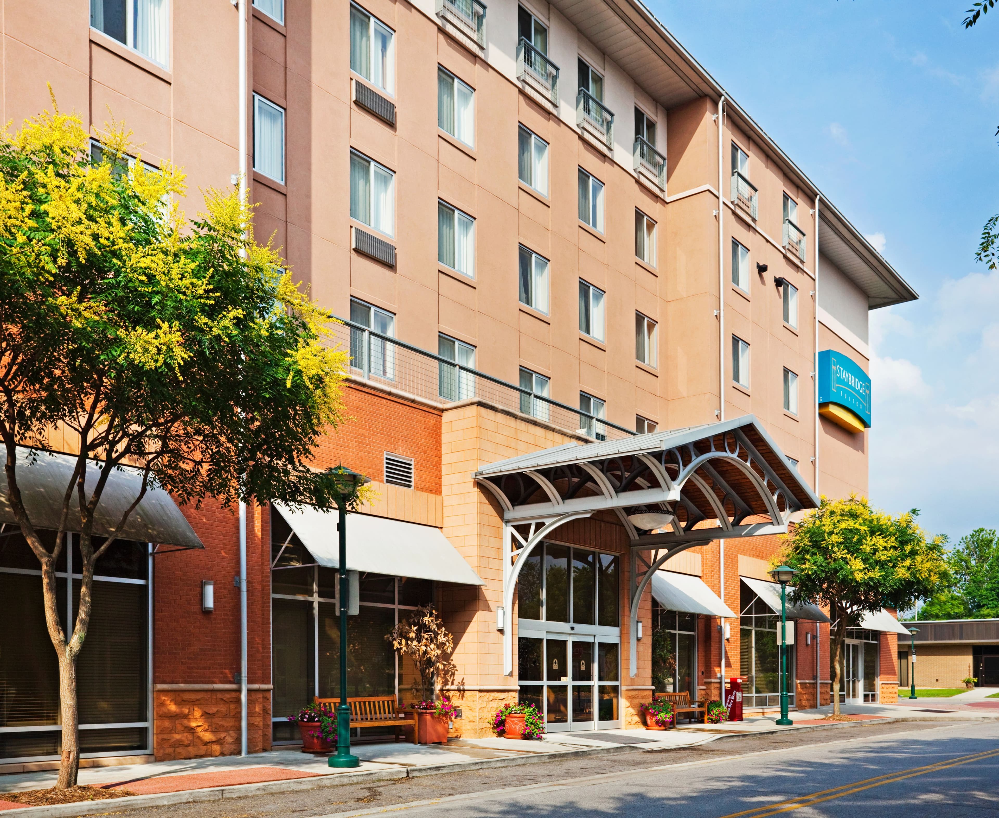 Staybridge Suites Chattanooga Dwtn - Conv Ctnr - Image 1