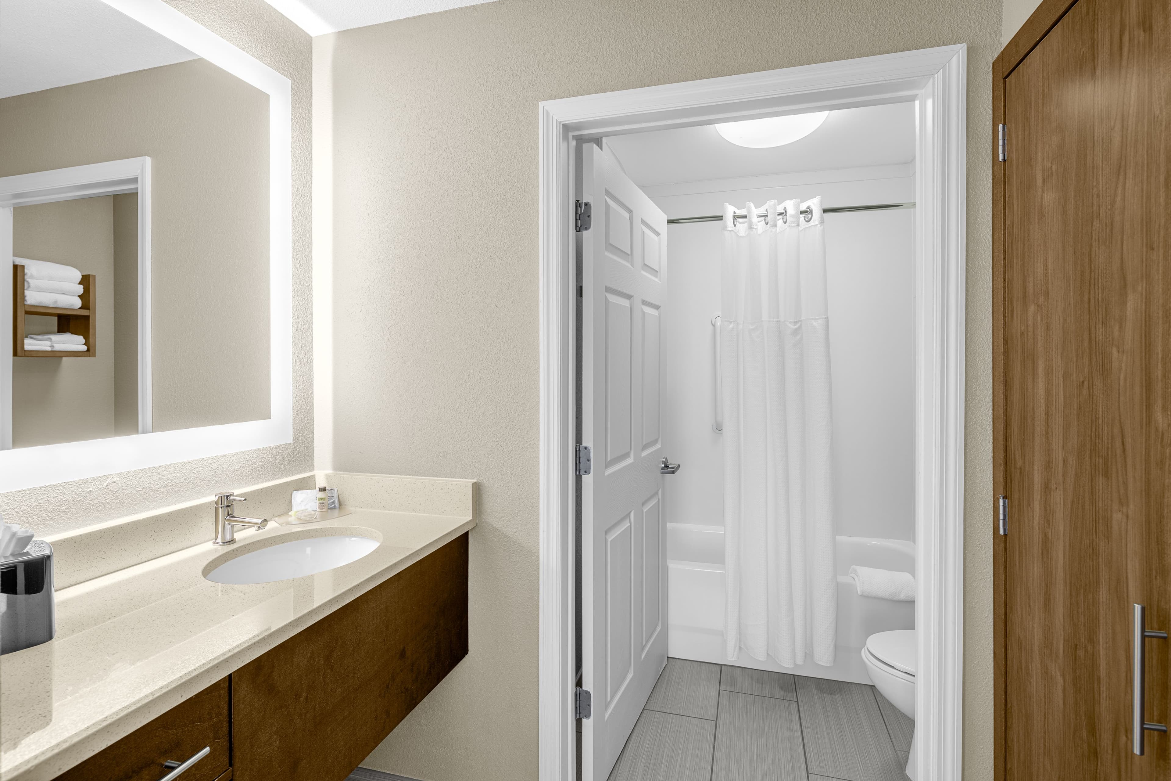 Staybridge Suites Chattanooga-Hamilton Place - Image 4