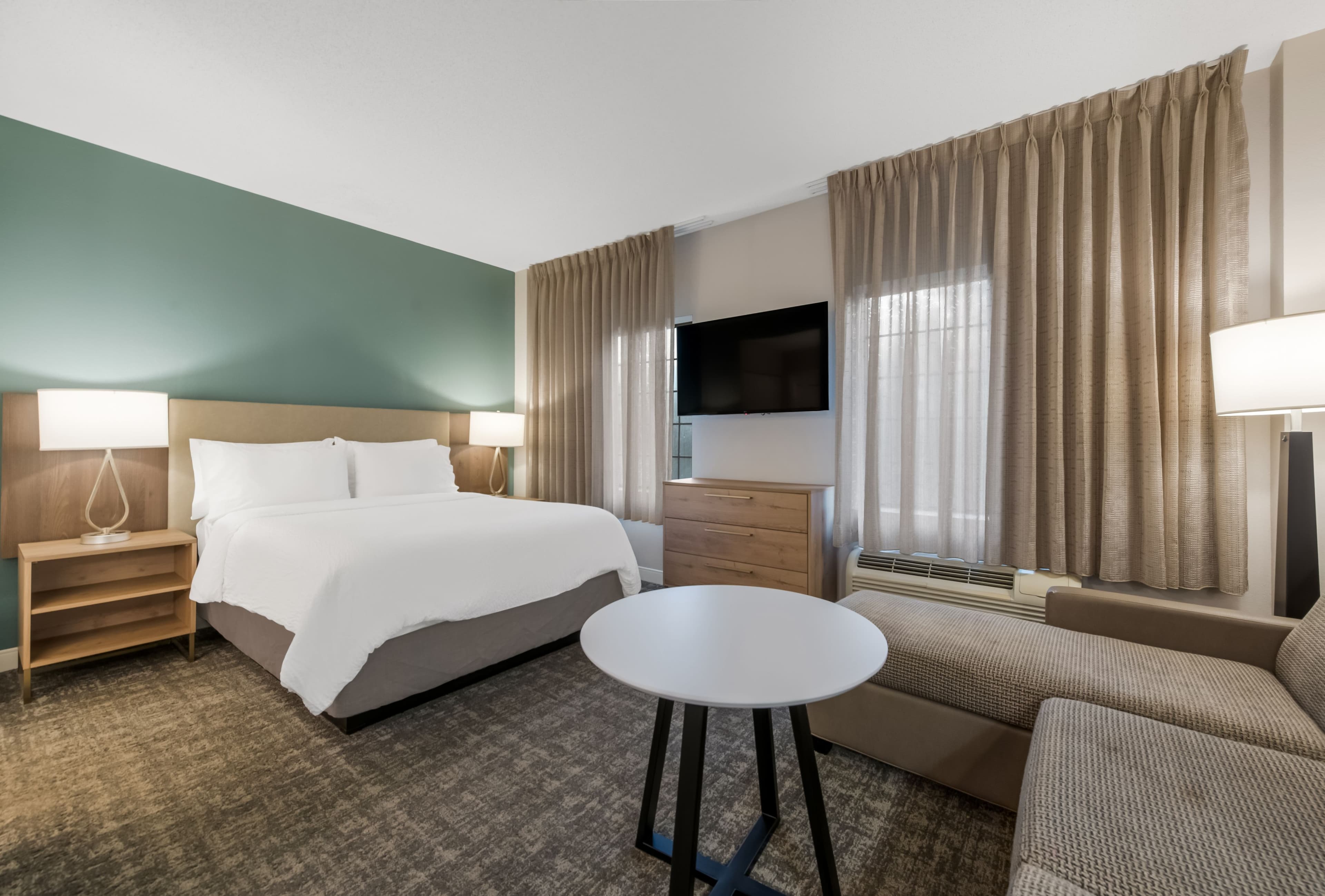 1 Queen Studio Suite - Image 5