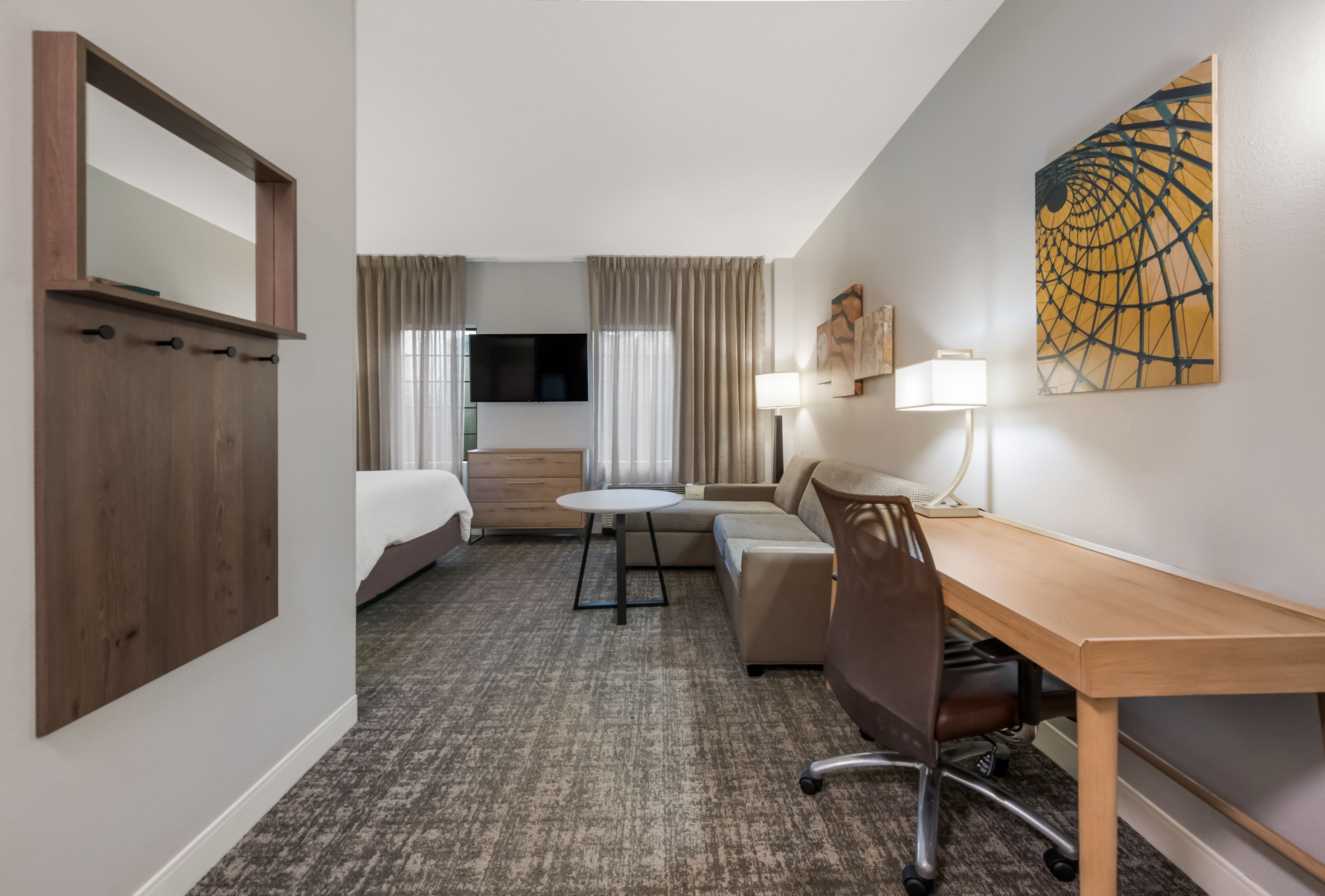 1 Queen Studio Suite - Image 2