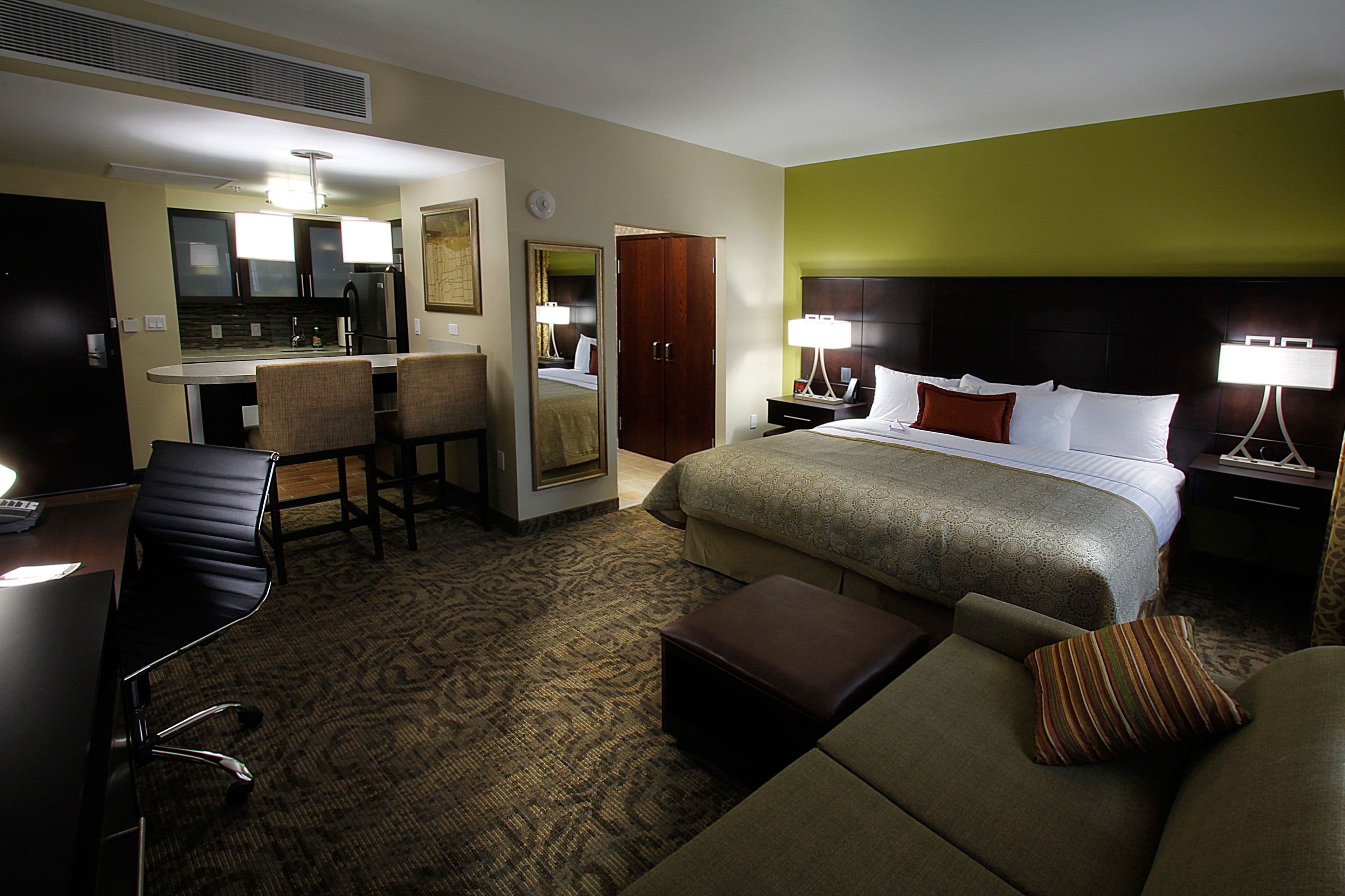 Staybridge Suites Chihuahua - Image 2
